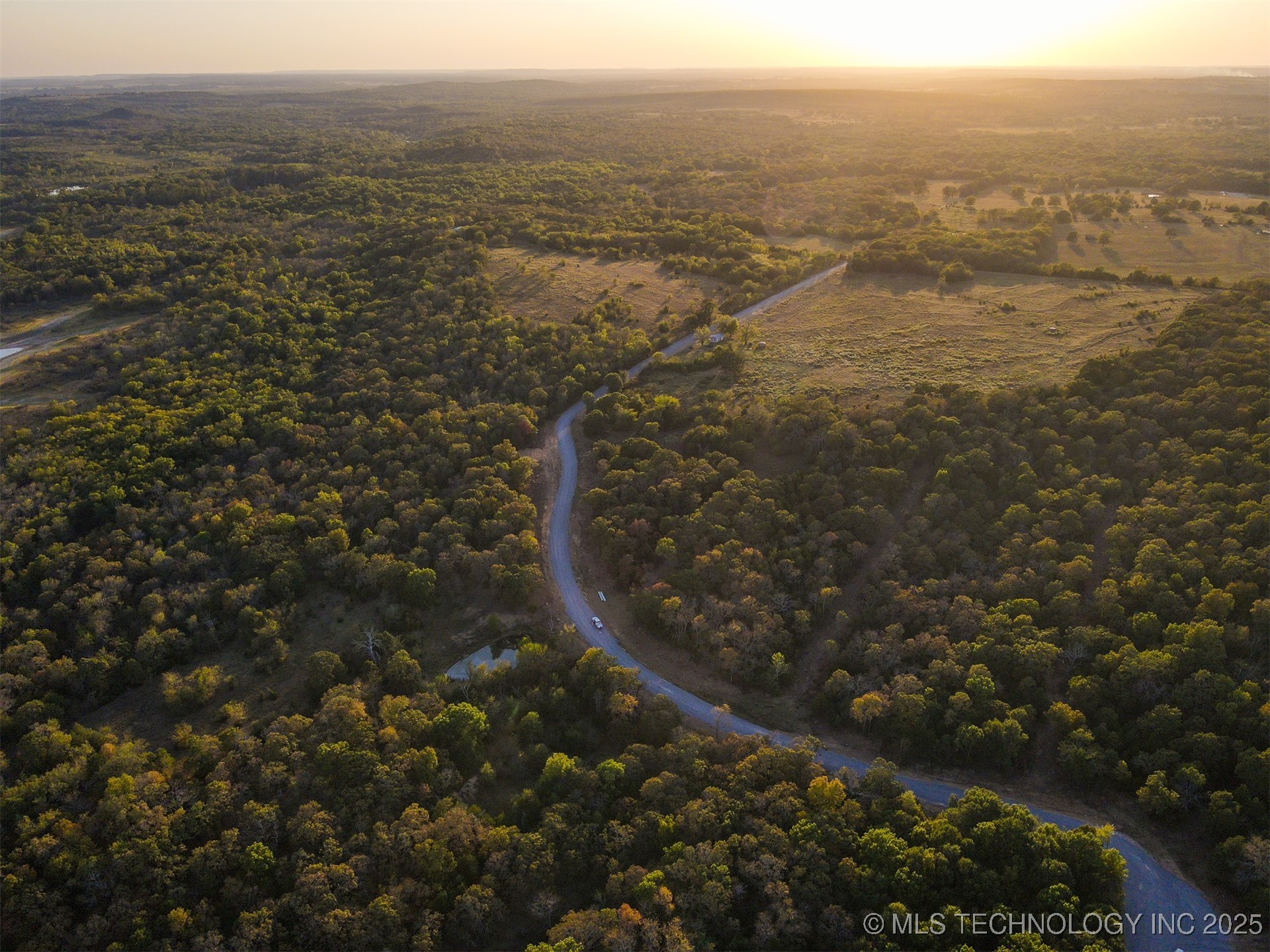 29 E 1220 Road Property Photo 5