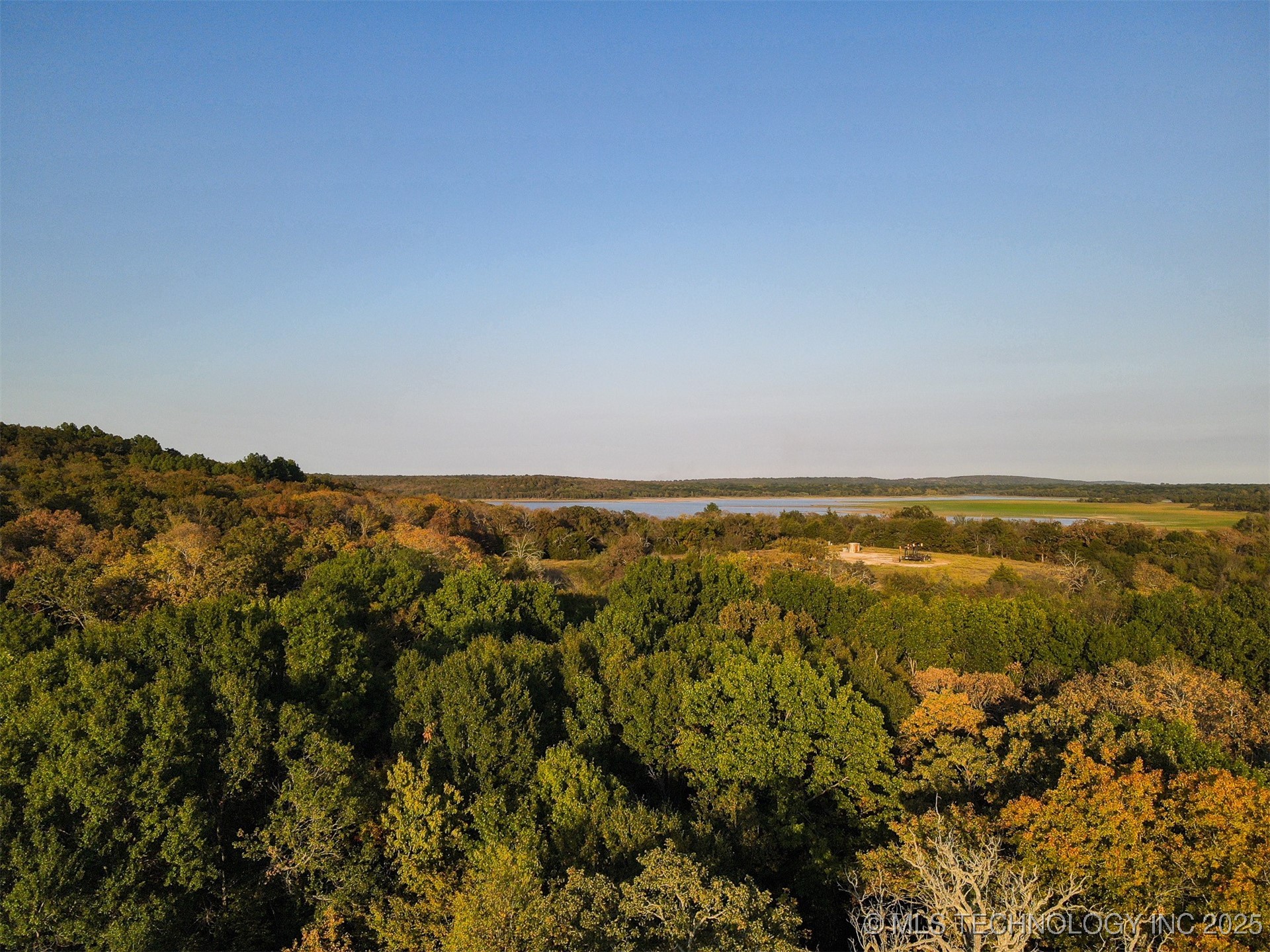 33 E 1220 Road Property Photo 2