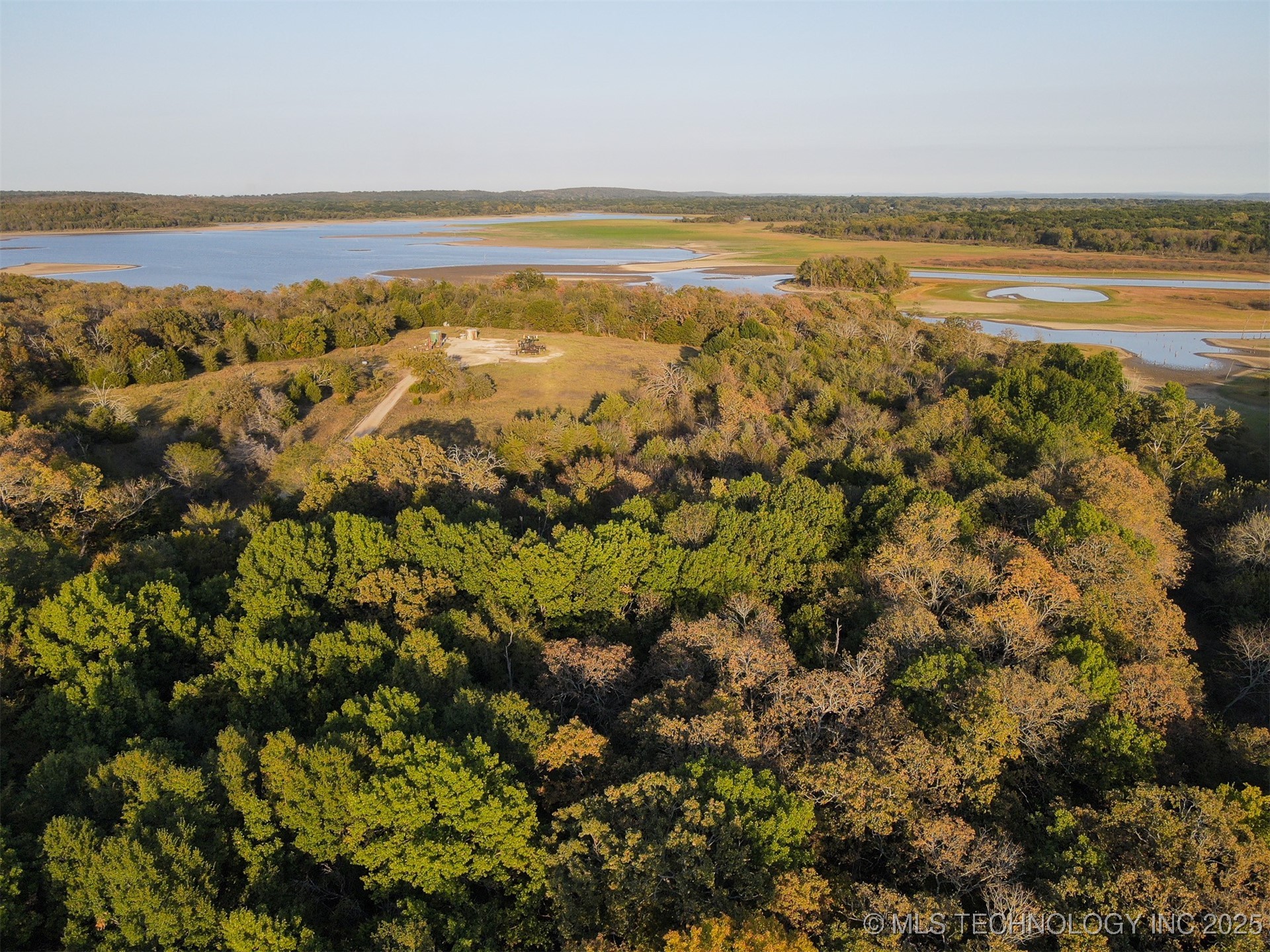 33 E 1220 Road Property Photo 3