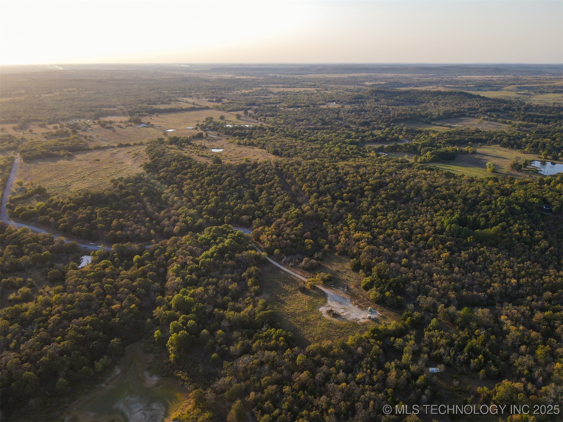 33 E 1220 Road Property Photo 5