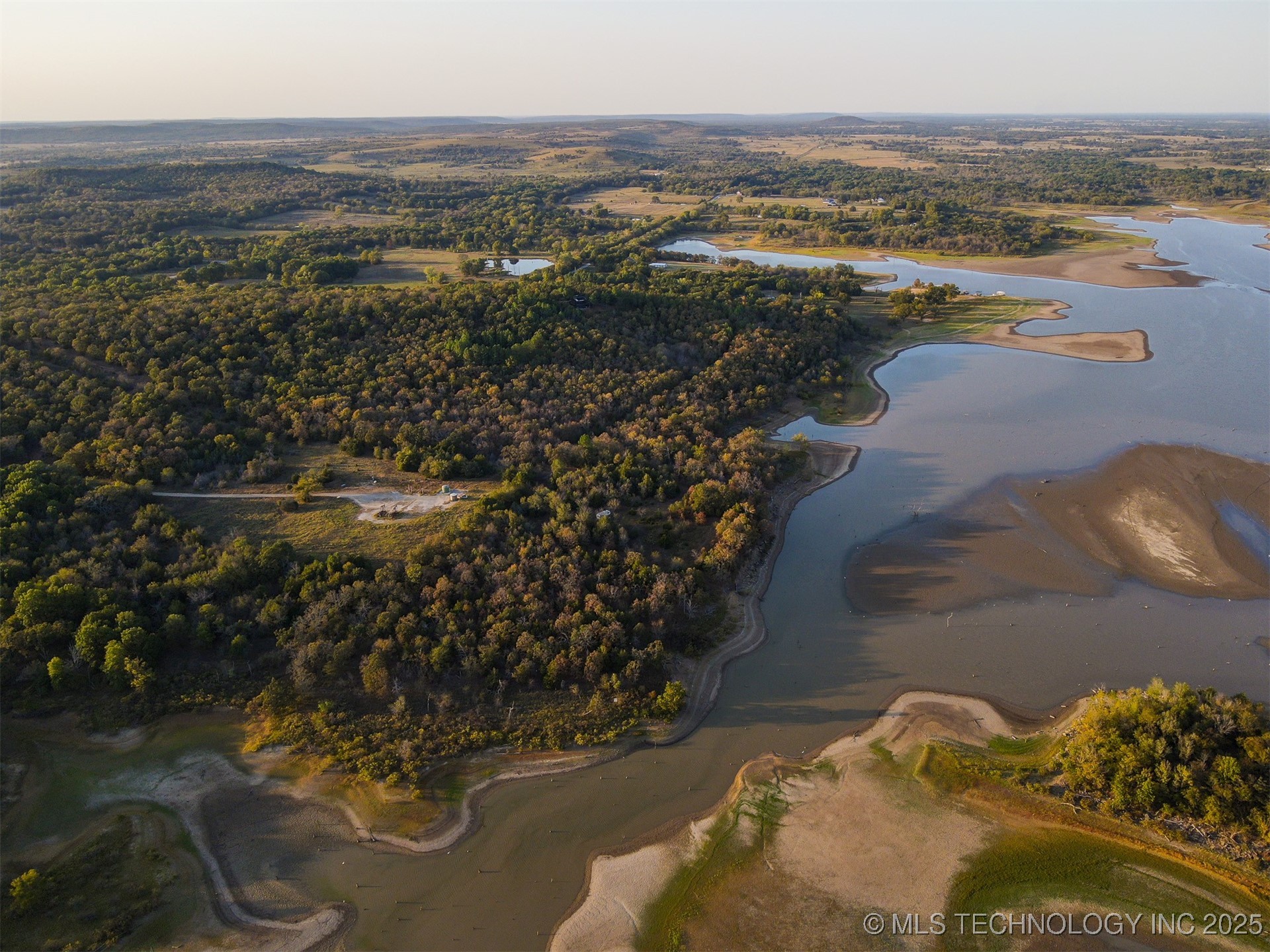 33 E 1220 Road Property Photo 6