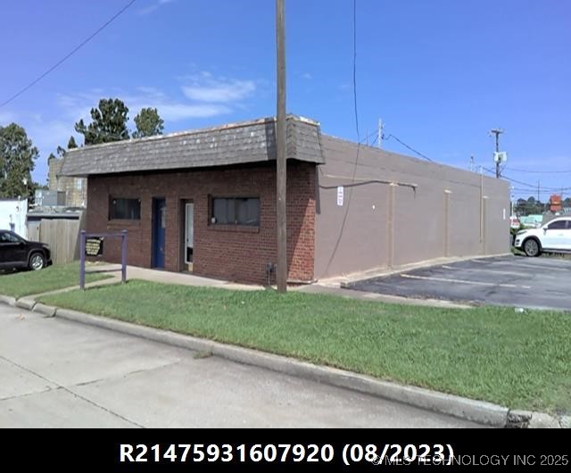 2921 S Harvard East Avenue Property Photo 6