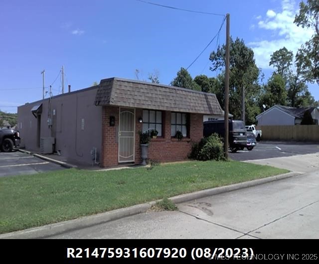 2921 S Harvard East Avenue Property Photo 7