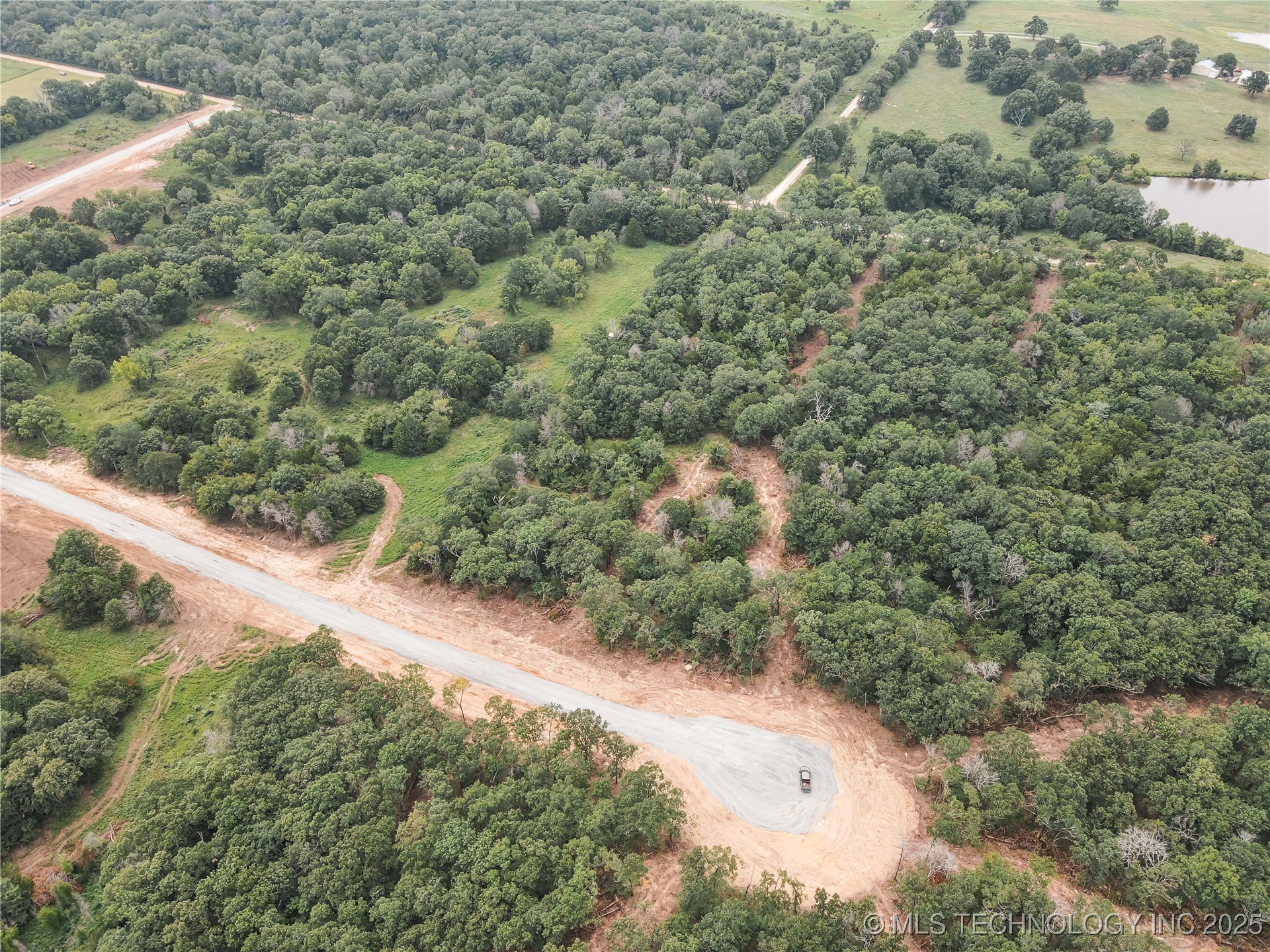 20 E 1215 Road Property Photo 3