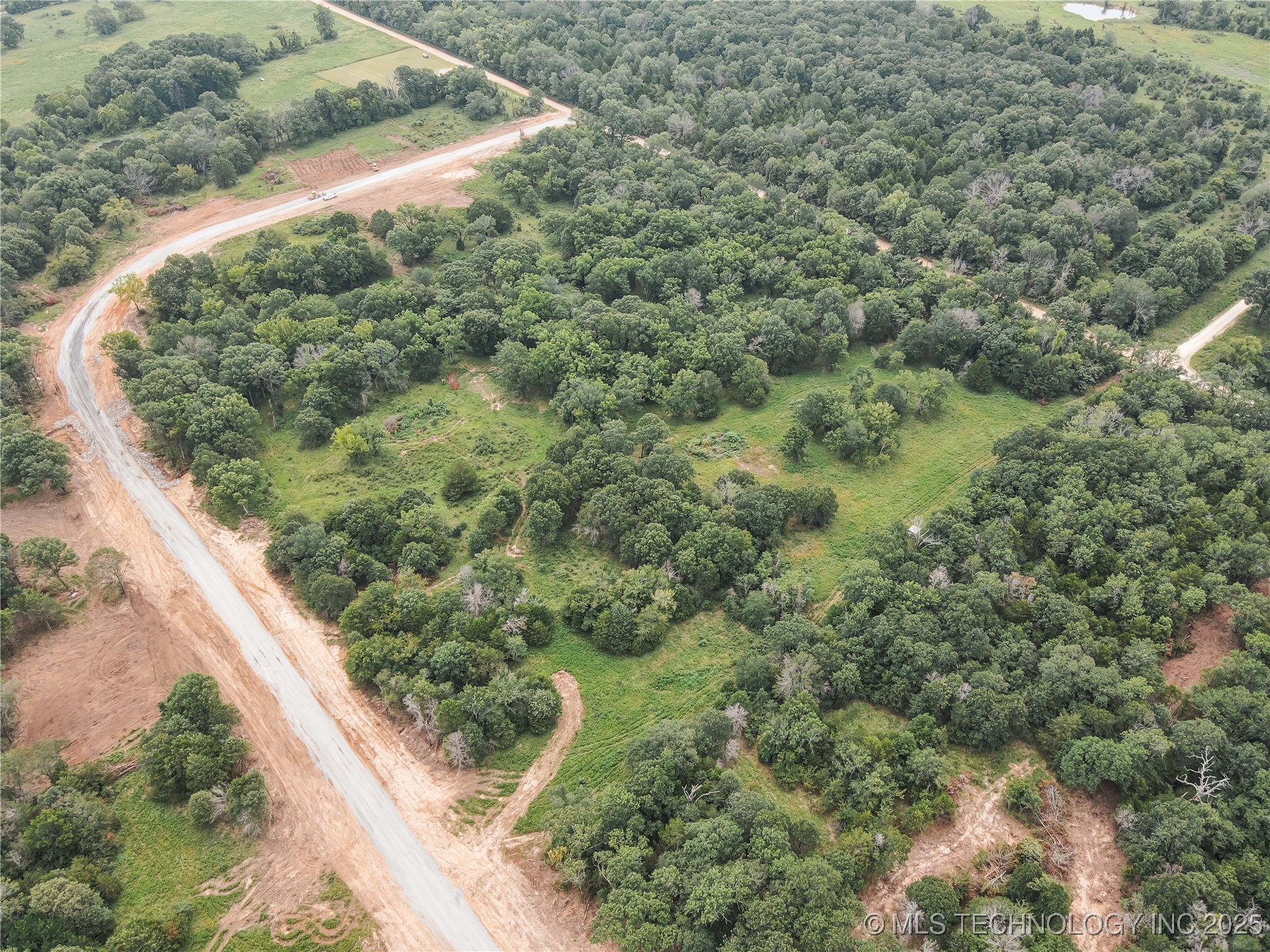 20 E 1215 Road Property Photo 4