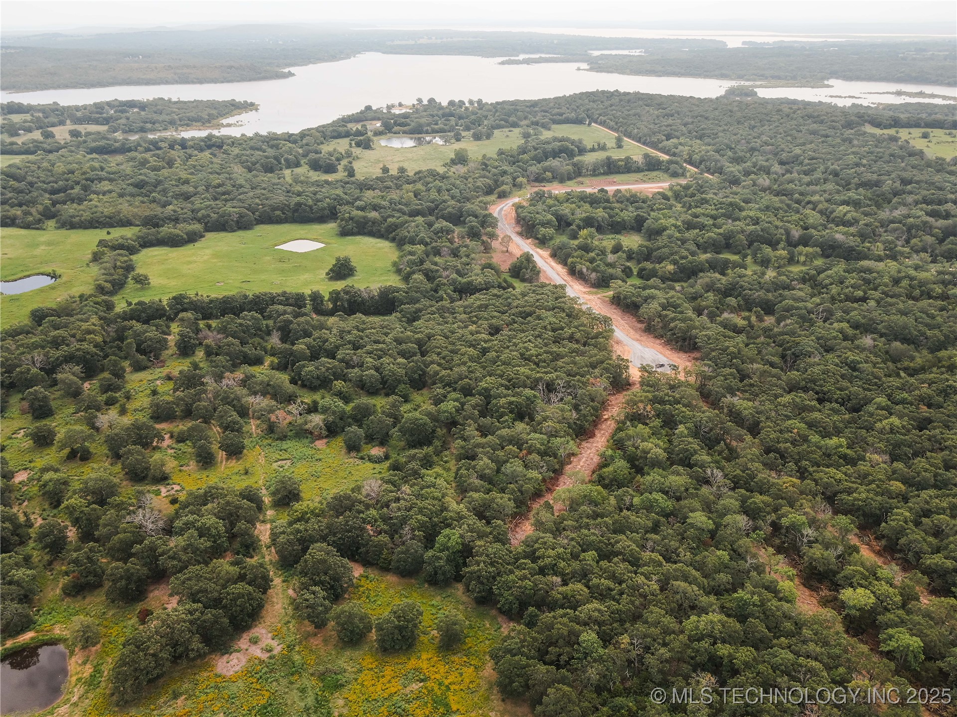 26 E 1215 Road Property Photo 3