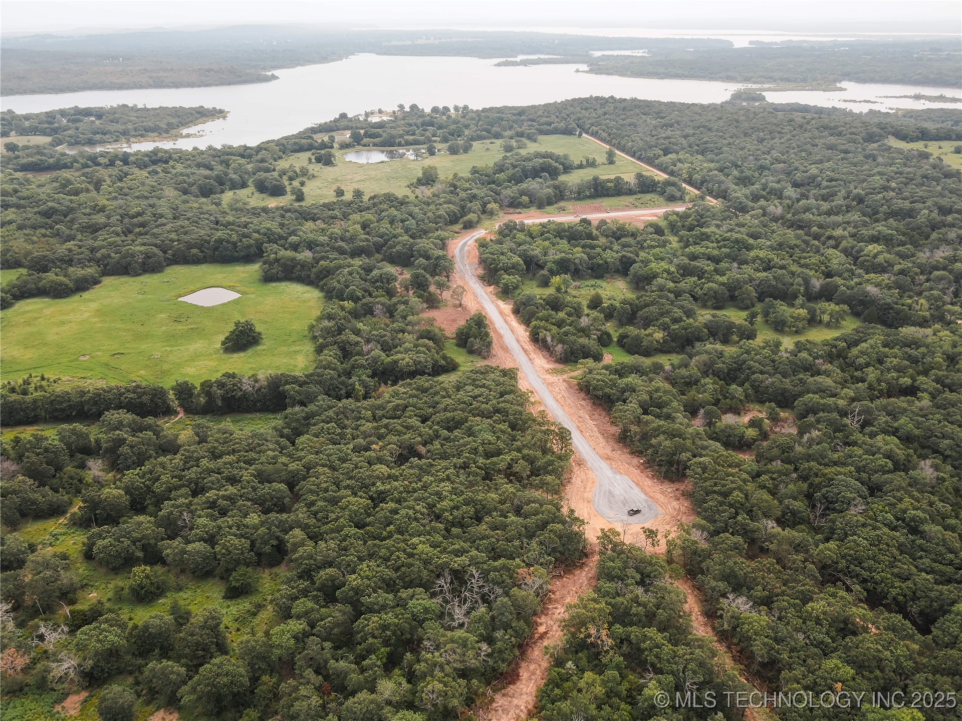 26 E 1215 Road Property Photo 4