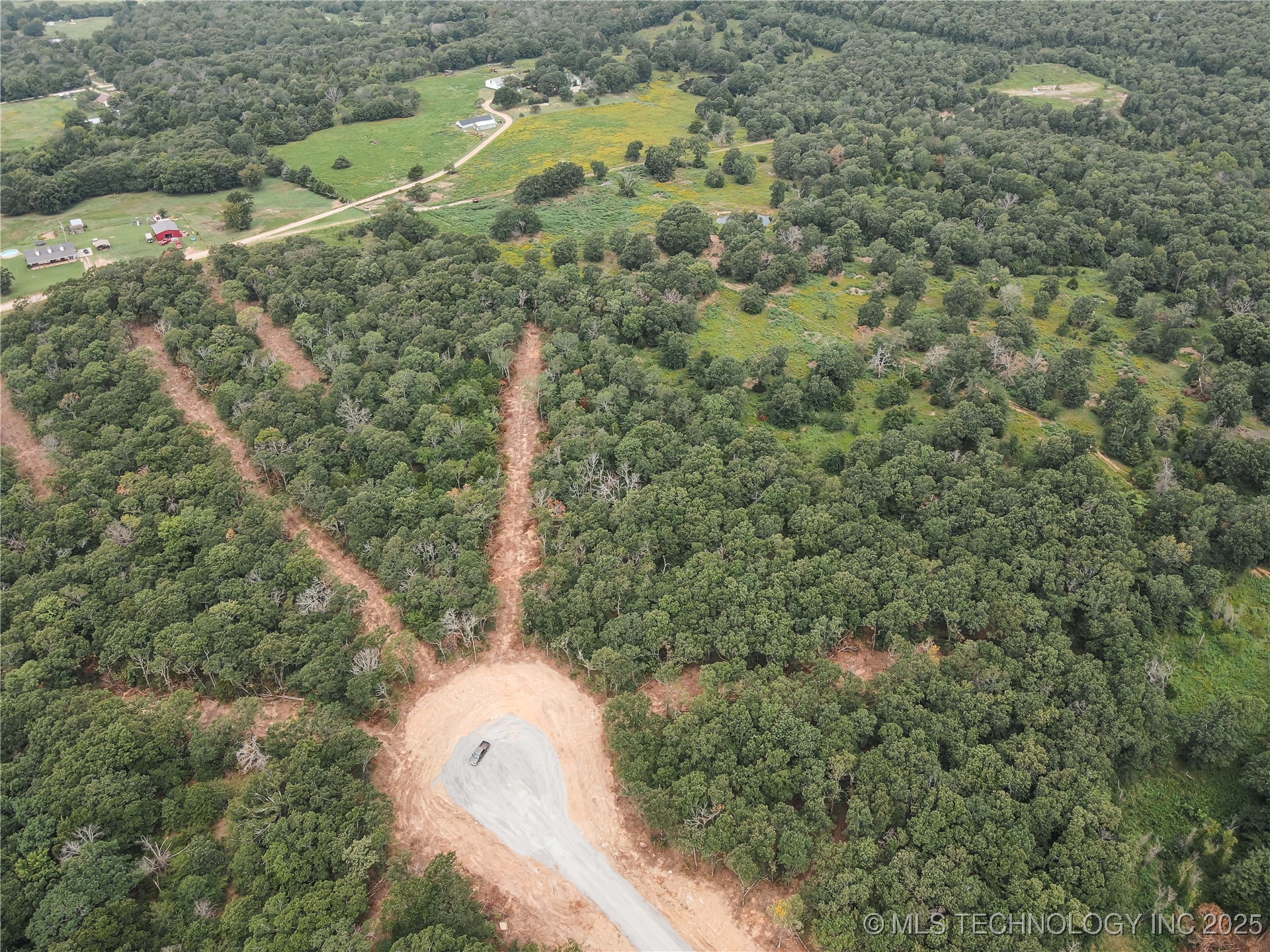 26 E 1215 Road Property Photo 5