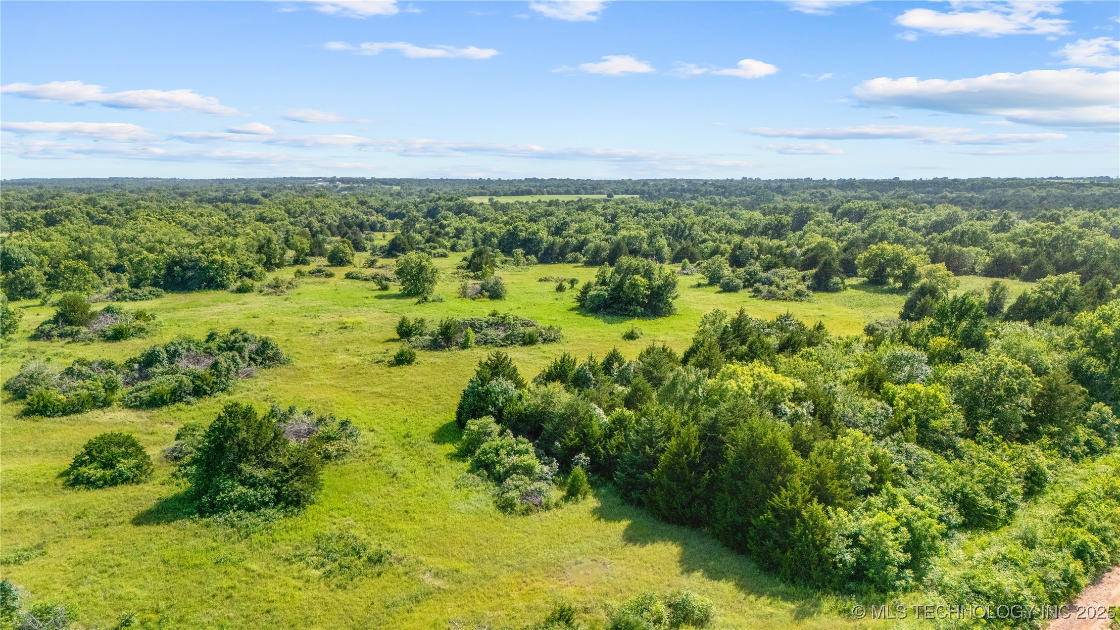 001 E 800 Road Property Photo 2