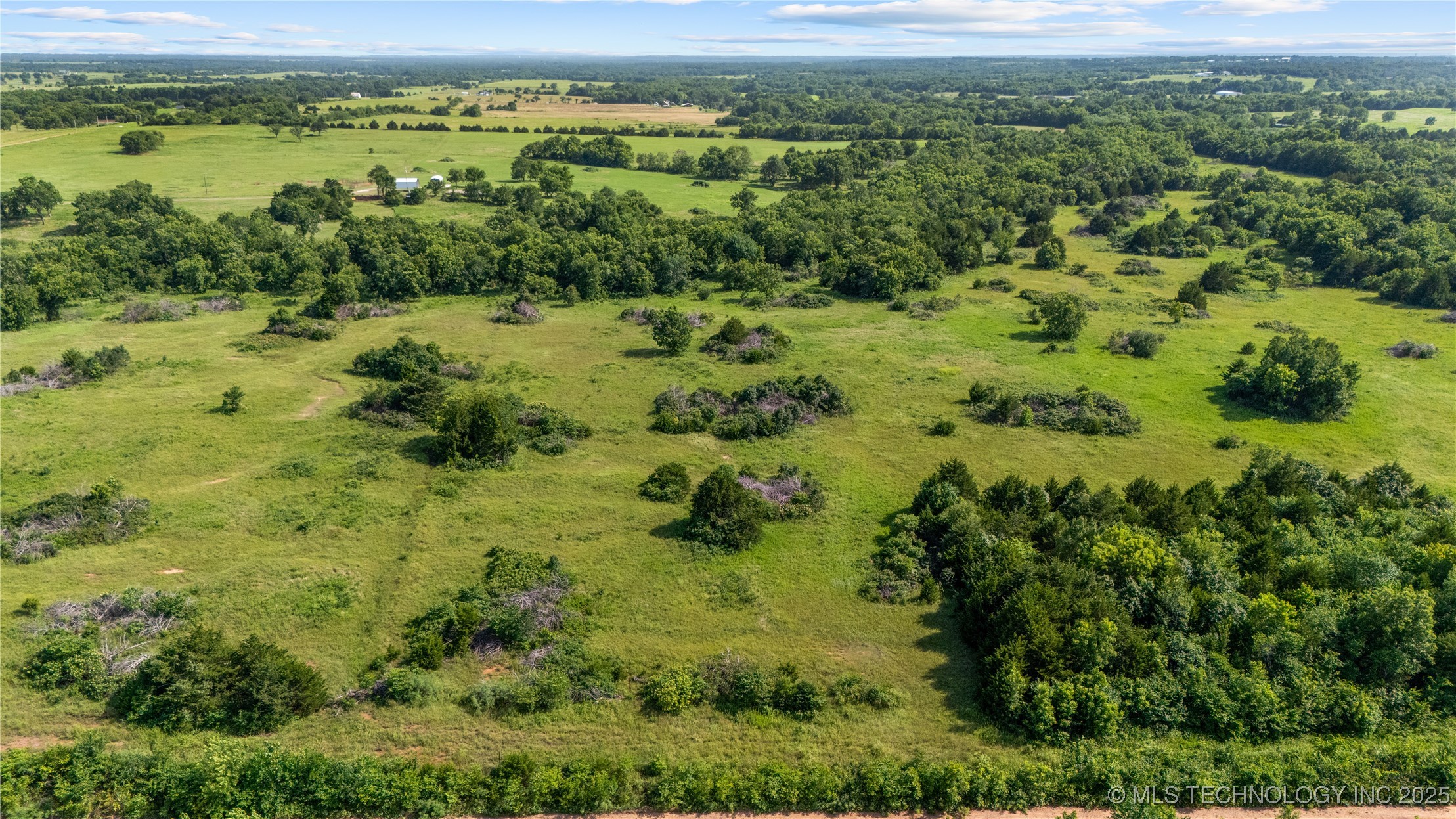 001 E 800 Road Property Photo 5