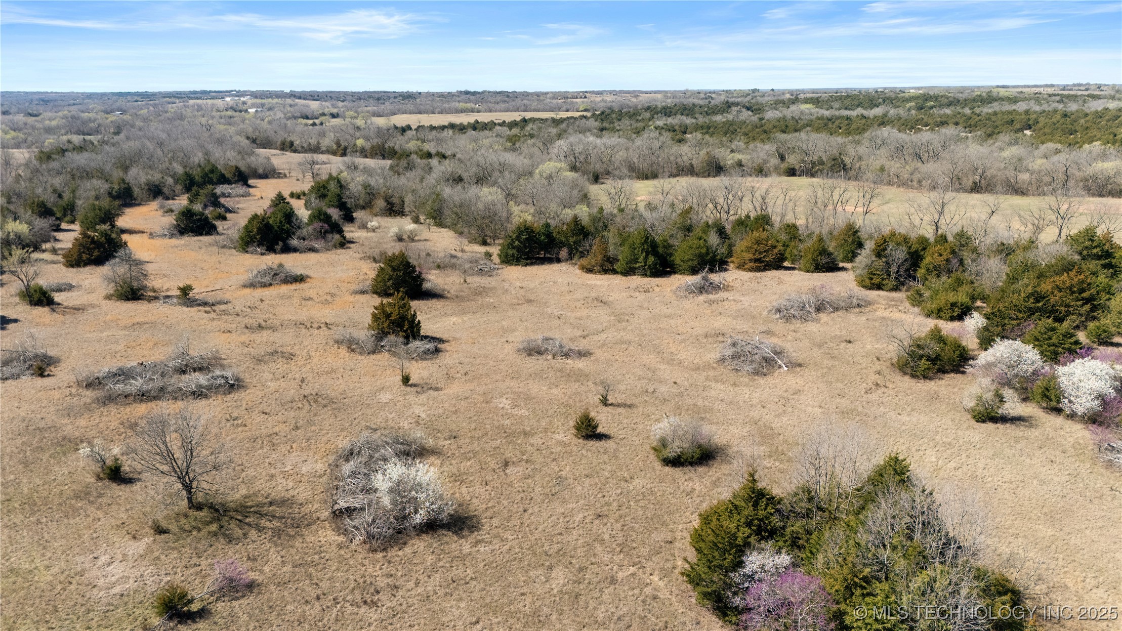 001 E 800 Road Property Photo 7