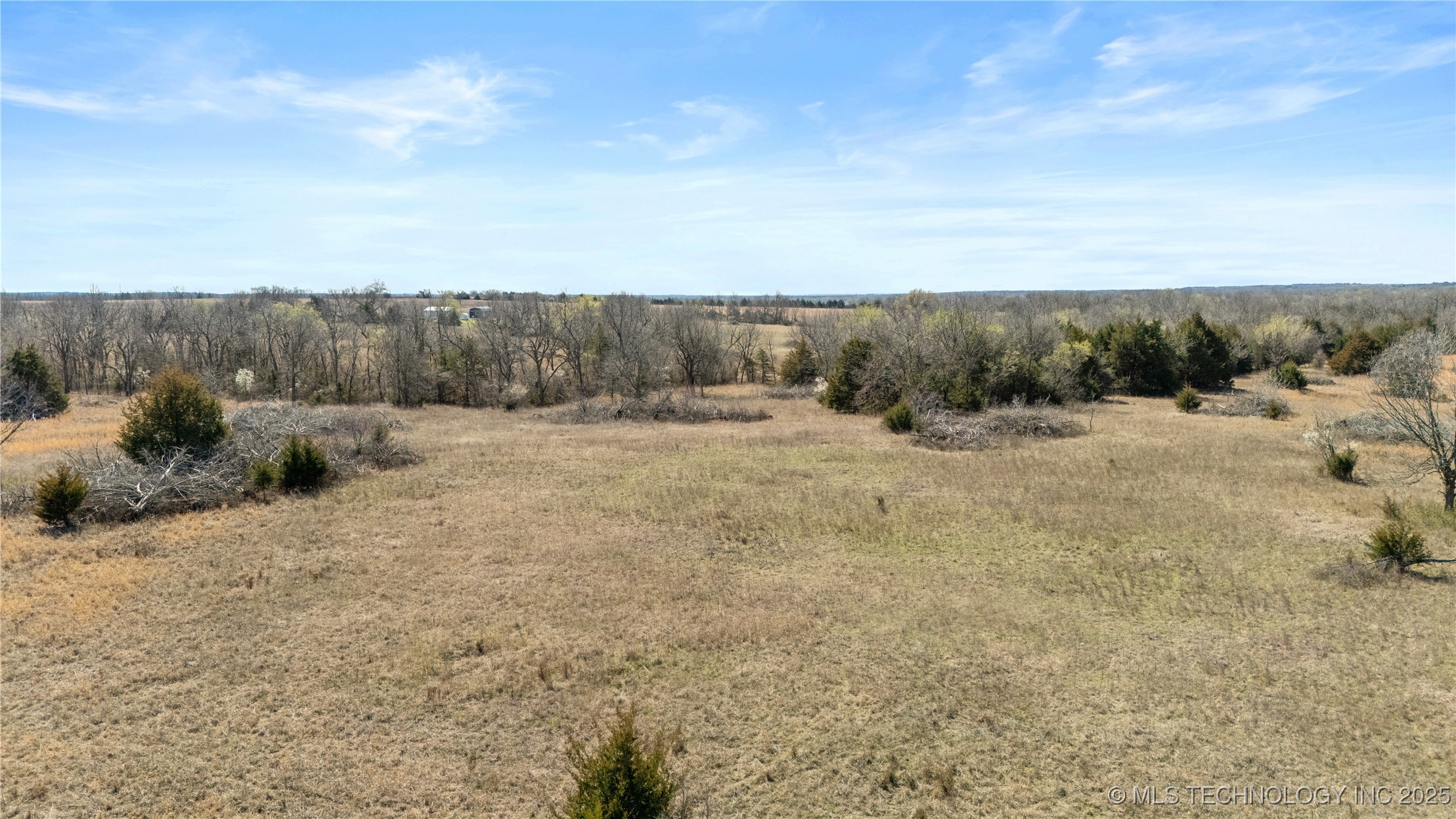 001 E 800 Road Property Photo 8