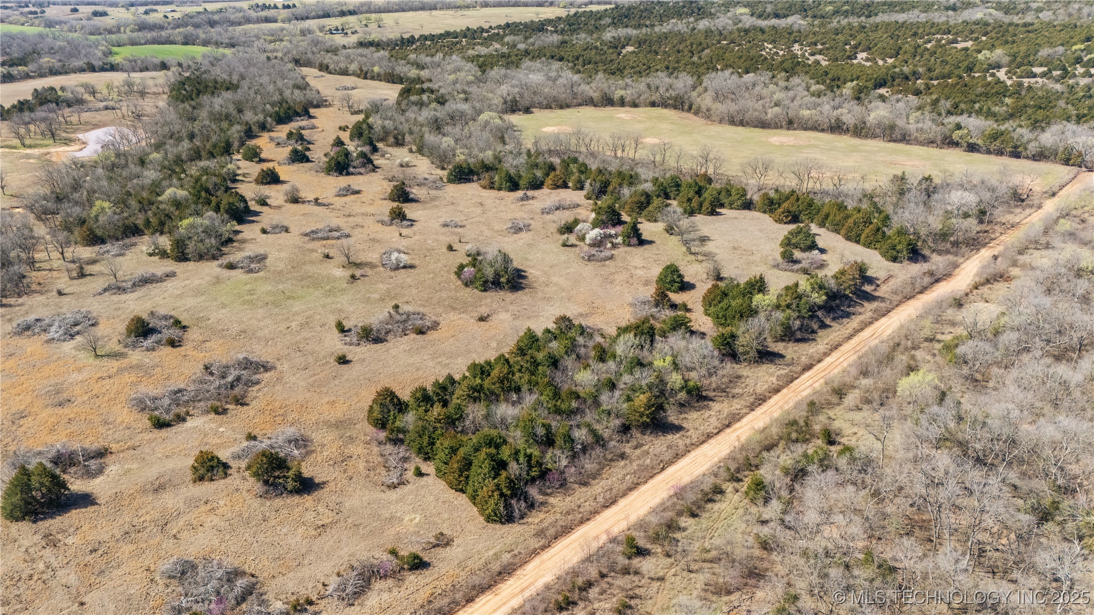 001 E 800 Road Property Photo 16