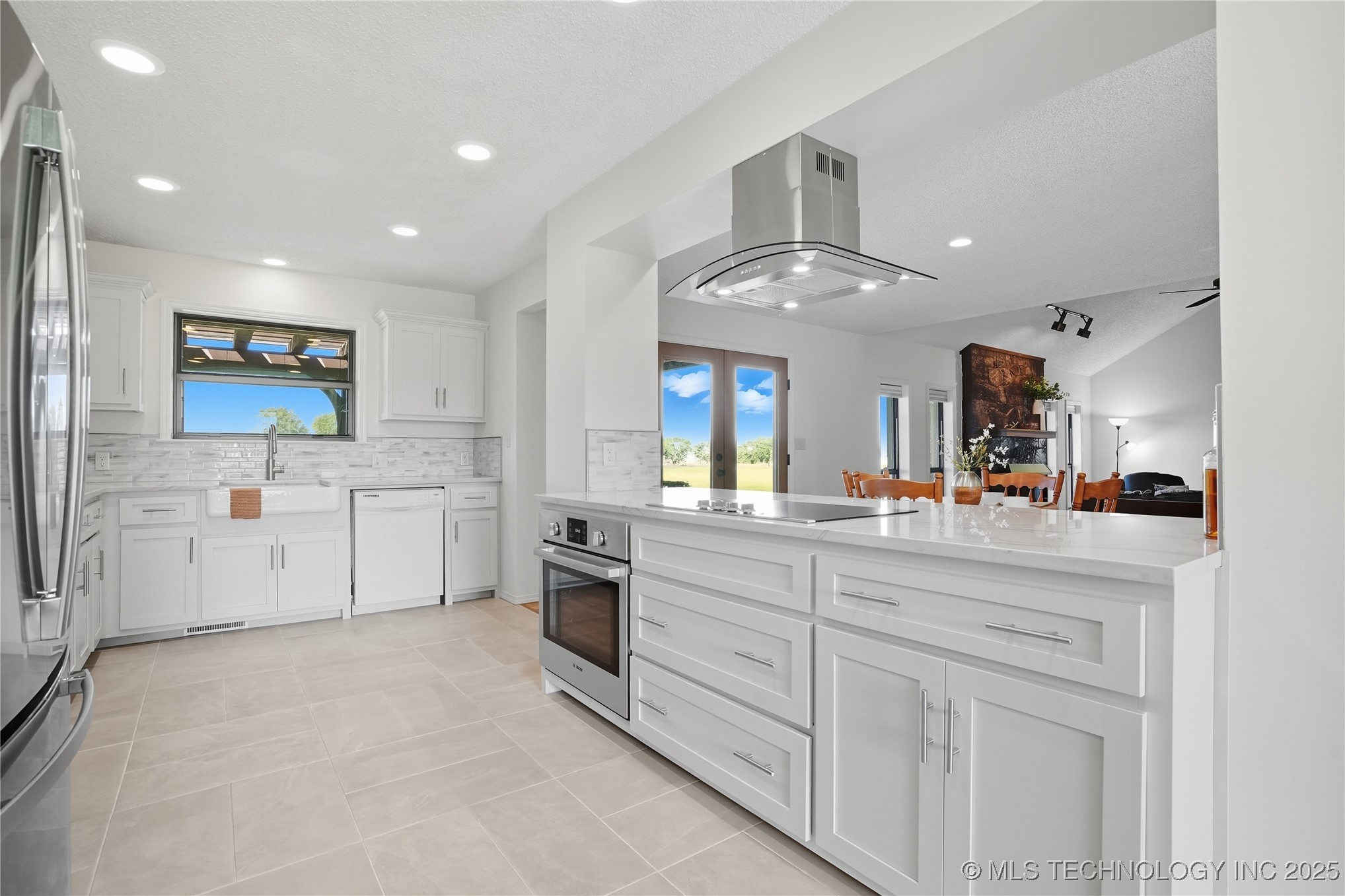 13542 N 155th East Avenue Property Photo 3