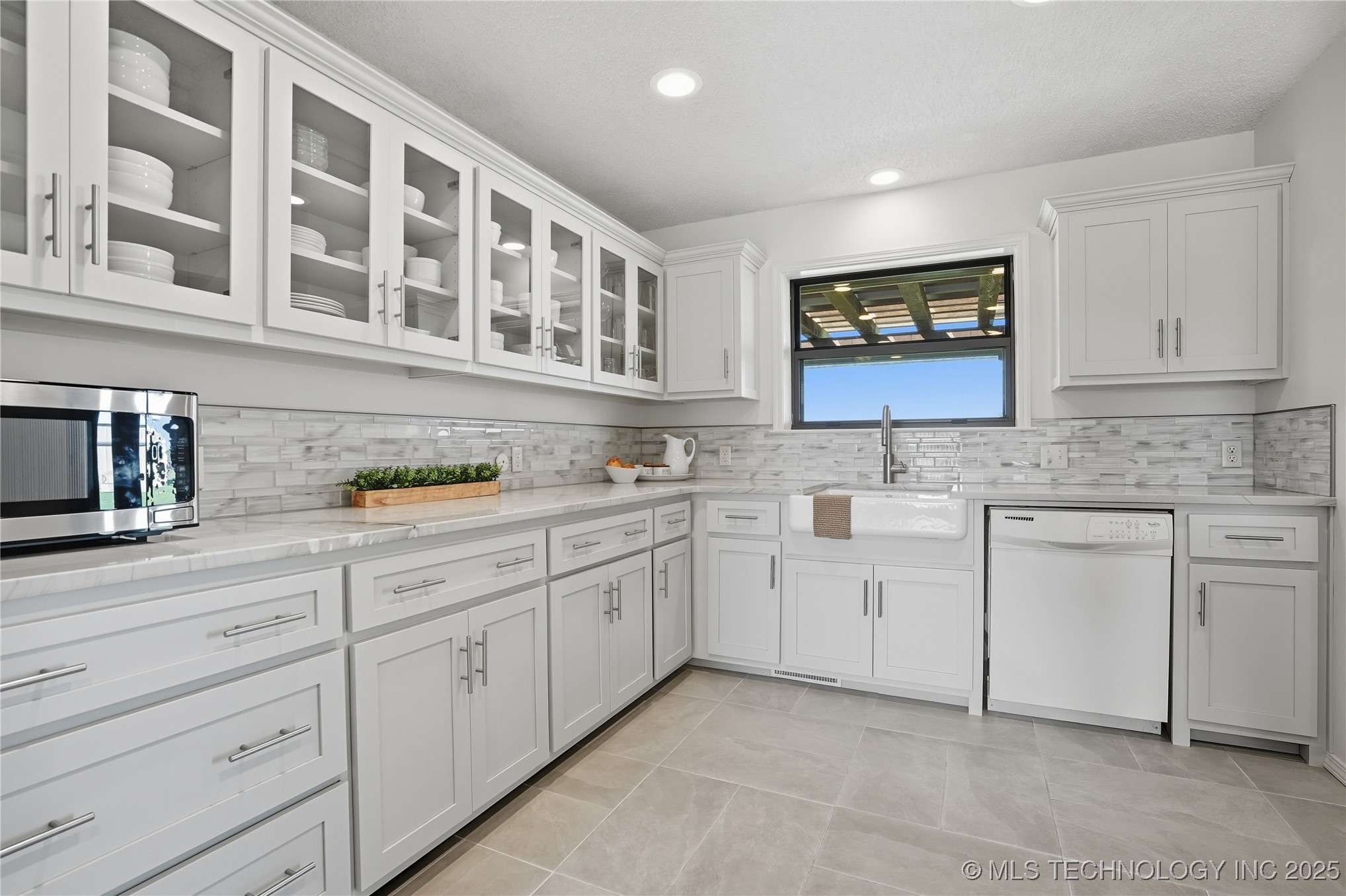 13542 N 155th East Avenue Property Photo 5