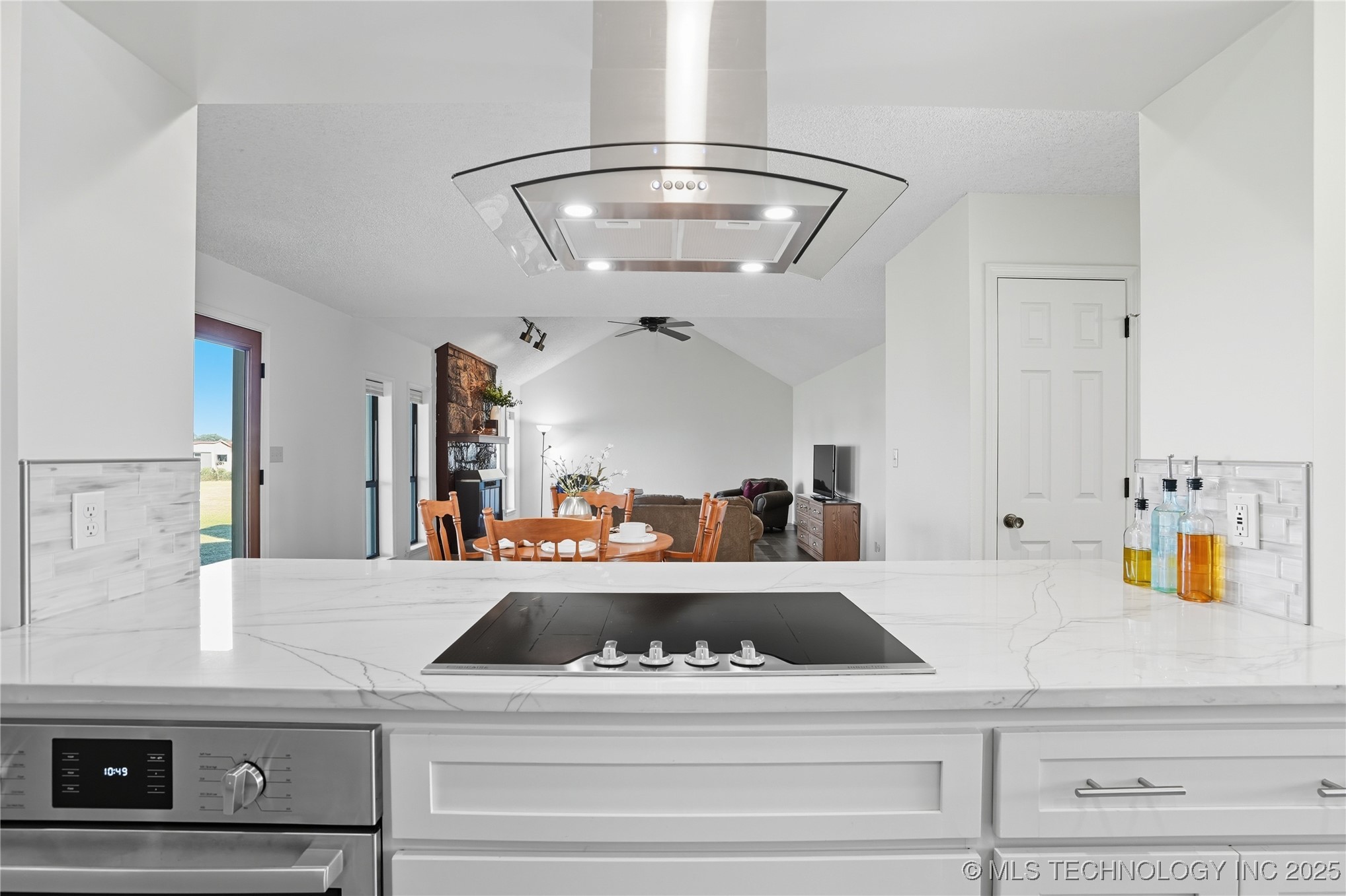 13542 N 155th East Avenue Property Photo 7