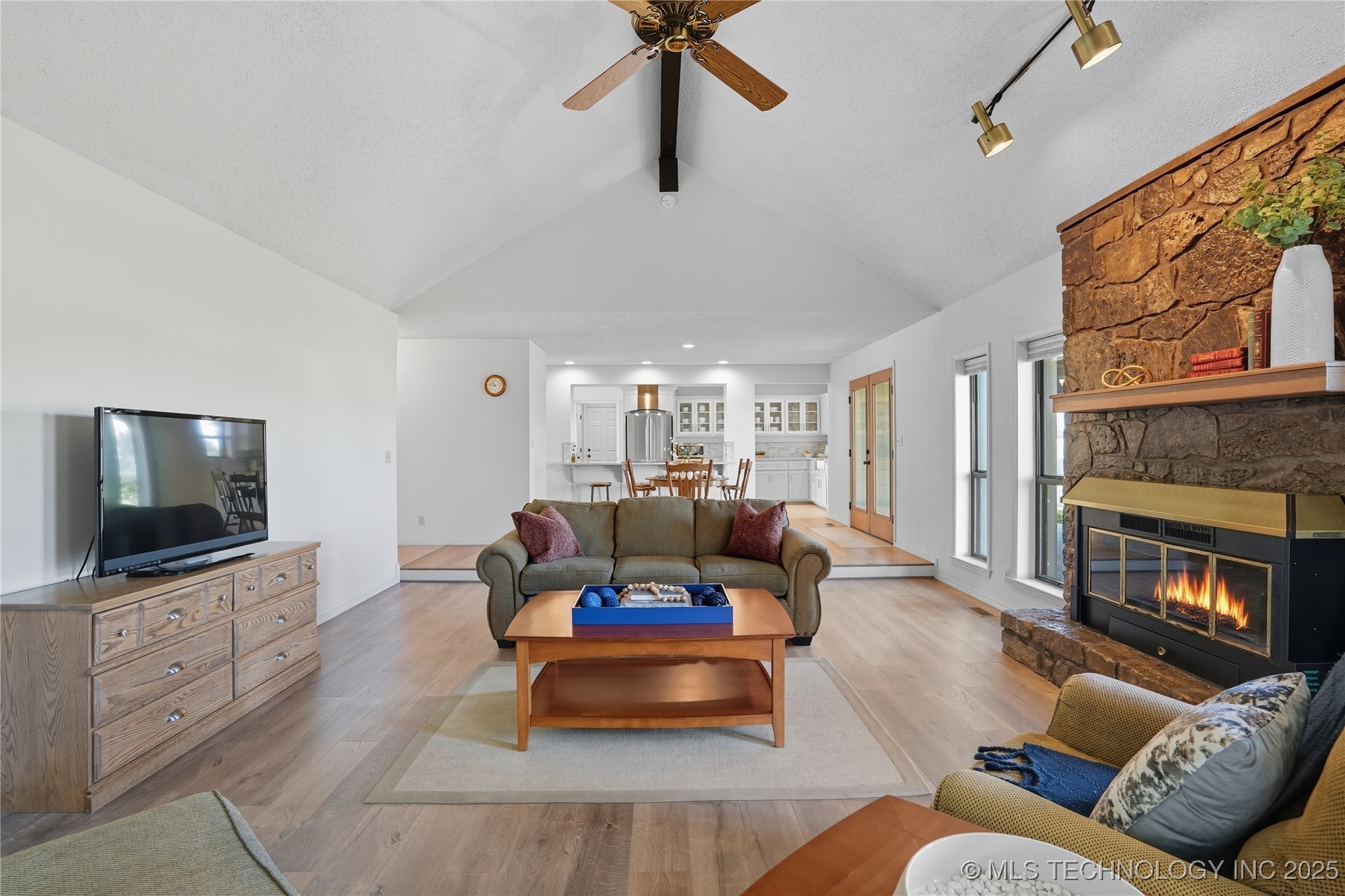 13542 N 155th East Avenue Property Photo 16