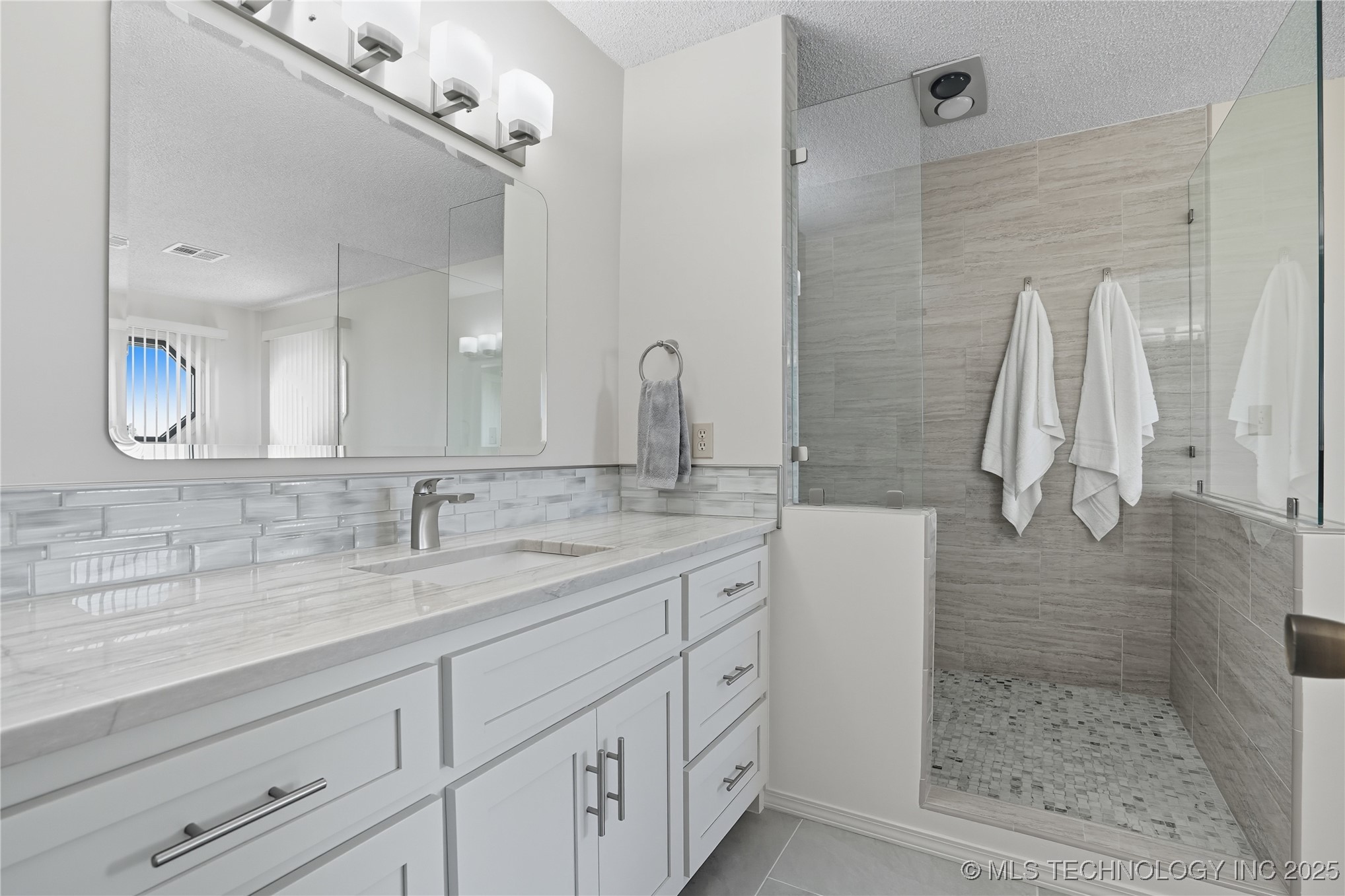 13542 N 155th East Avenue Property Photo 27