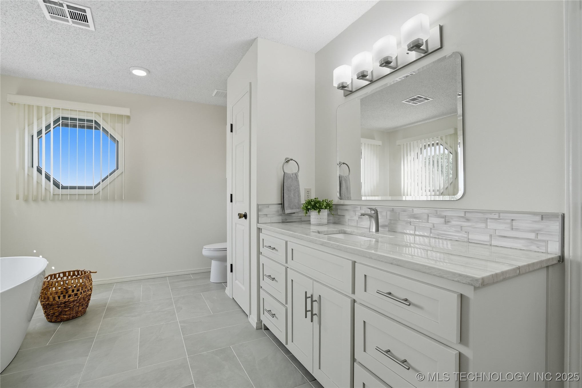 13542 N 155th East Avenue Property Photo 28