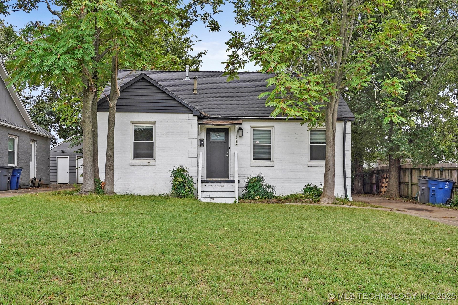 3310 E Admiral Court Property Photo 1