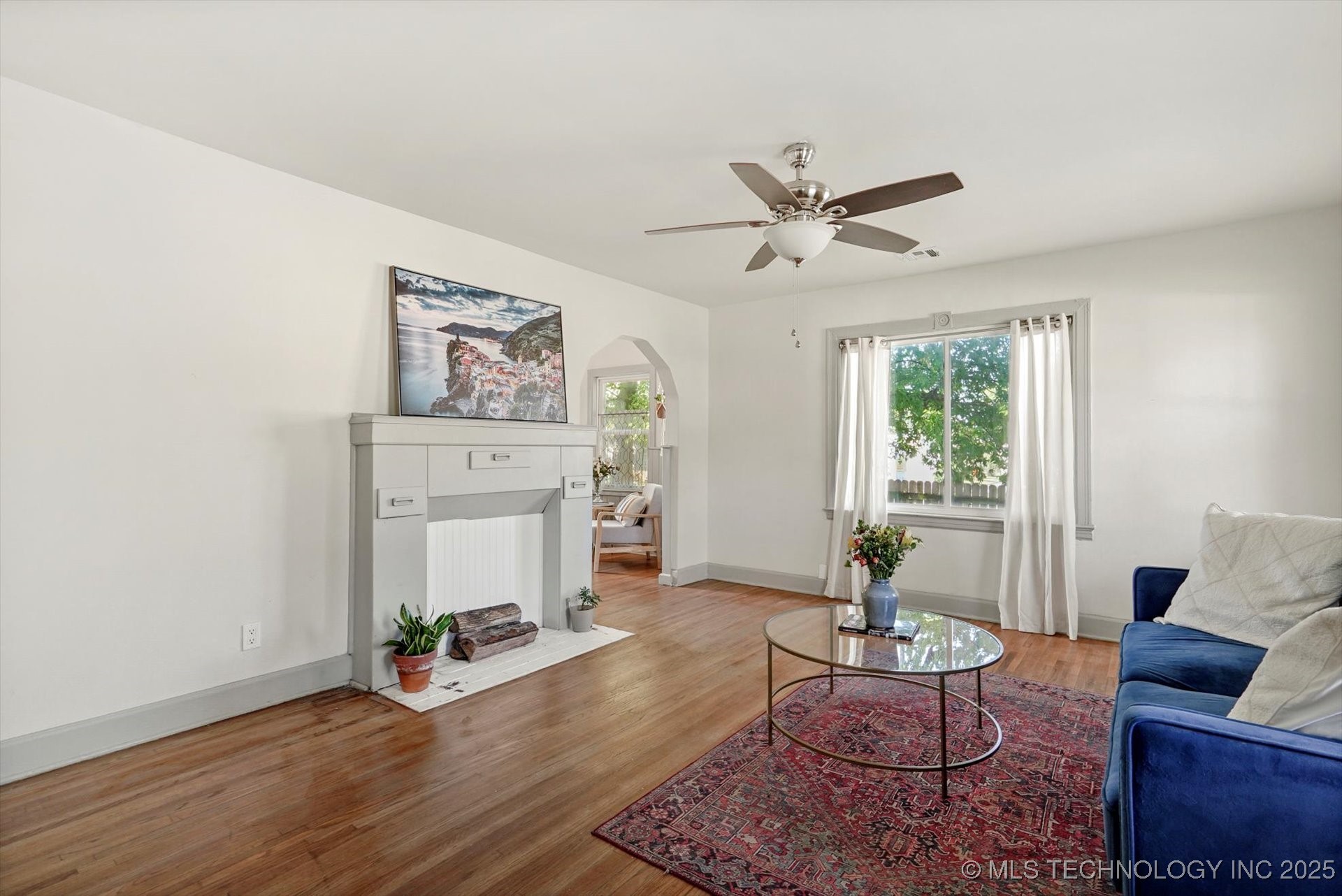 3310 E Admiral Court Property Photo 2