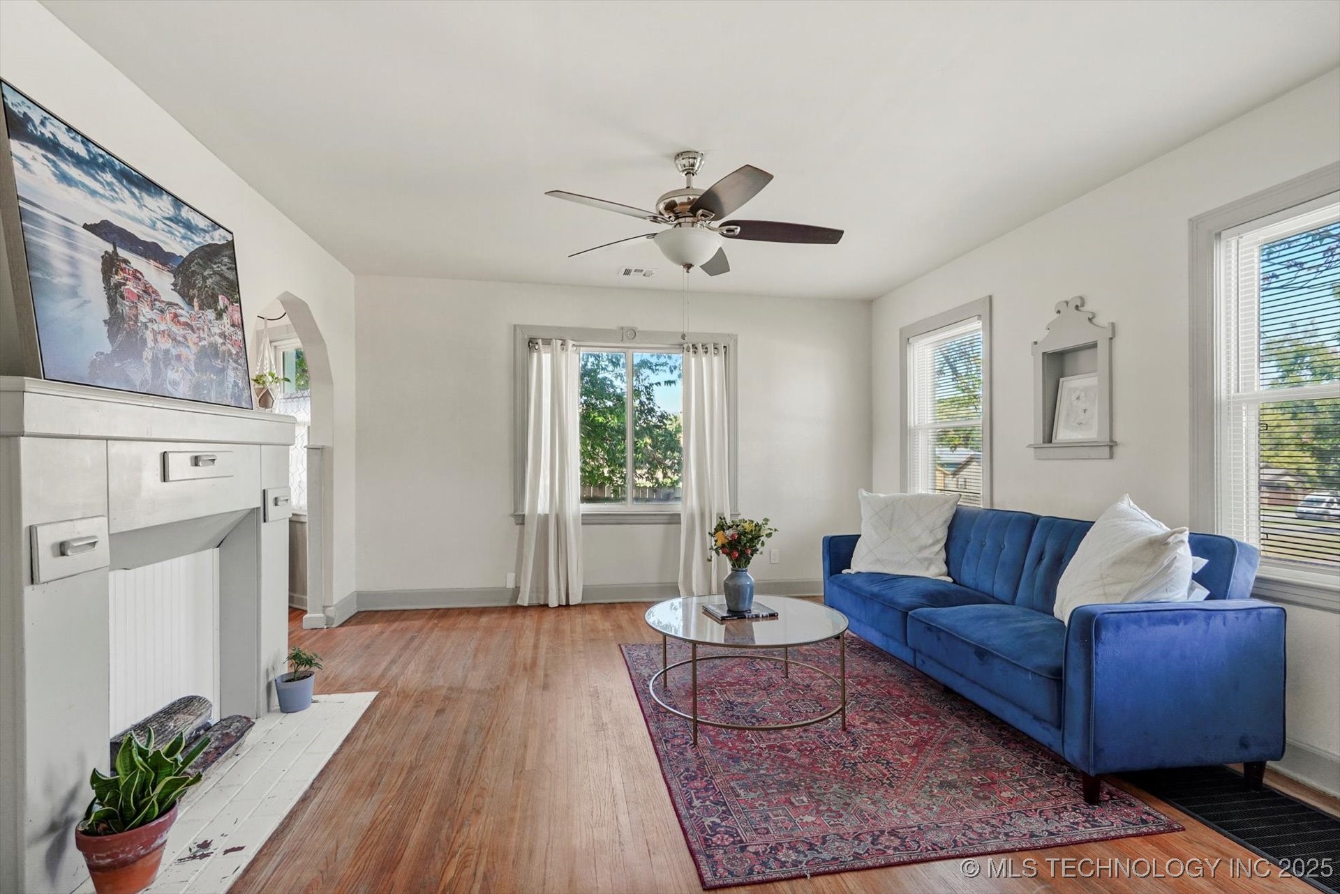 3310 E Admiral Court Property Photo 3