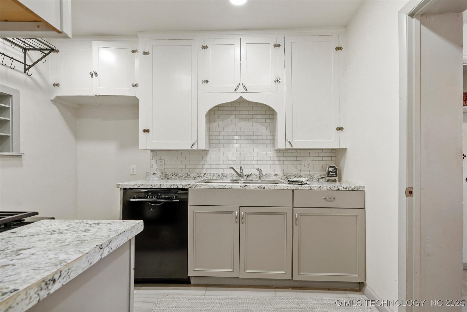 3310 E Admiral Court Property Photo 8