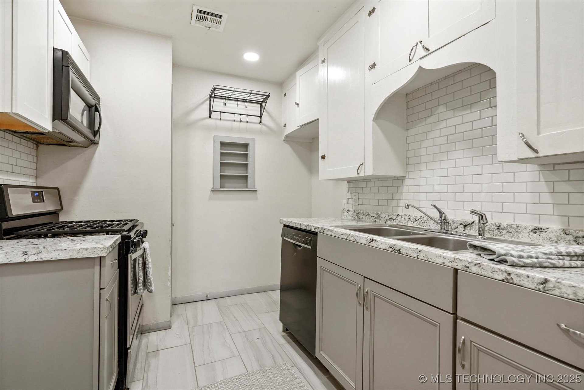 3310 E Admiral Court Property Photo 9