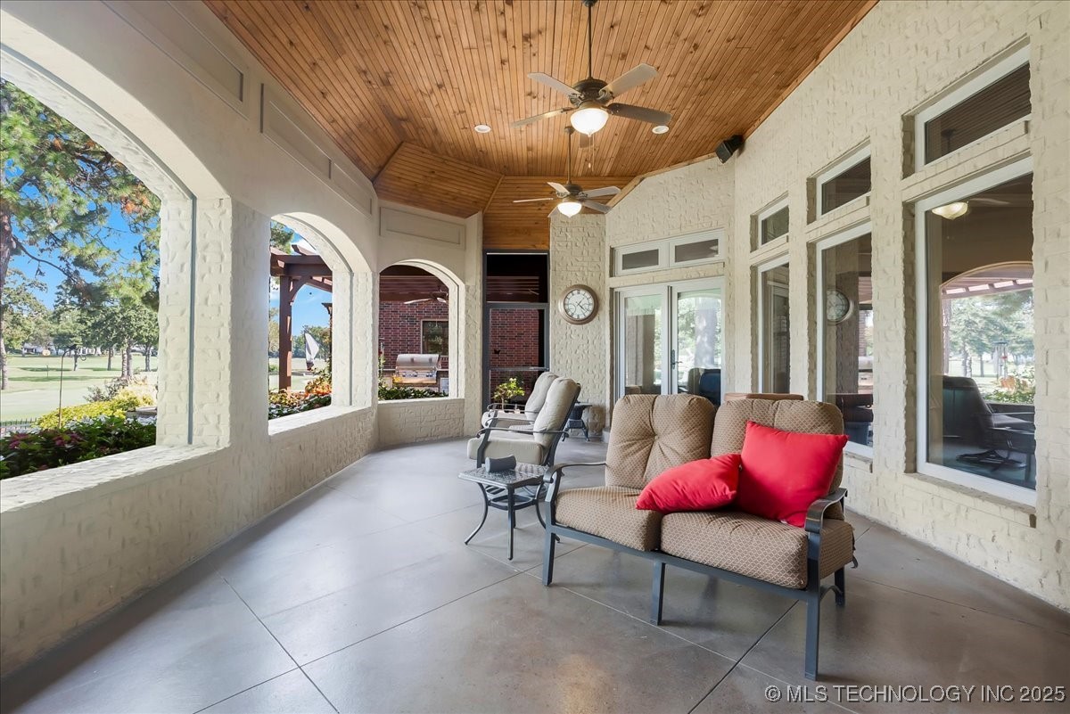 4309 S Mimosa Avenue Property Photo 4