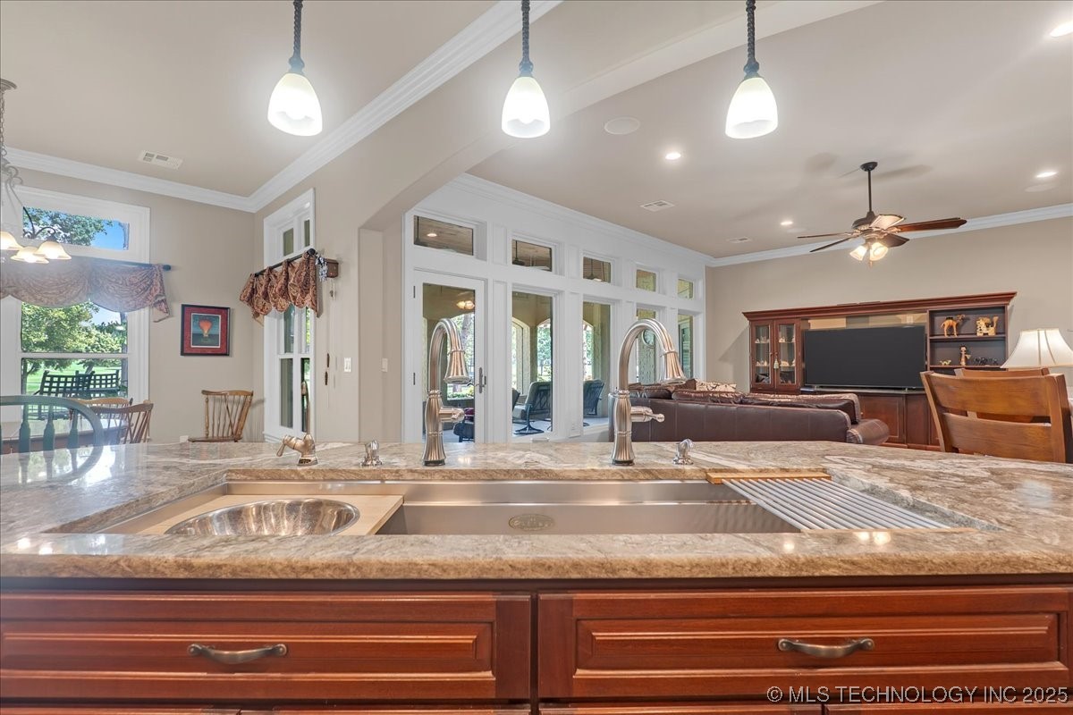 4309 S Mimosa Avenue Property Photo 27