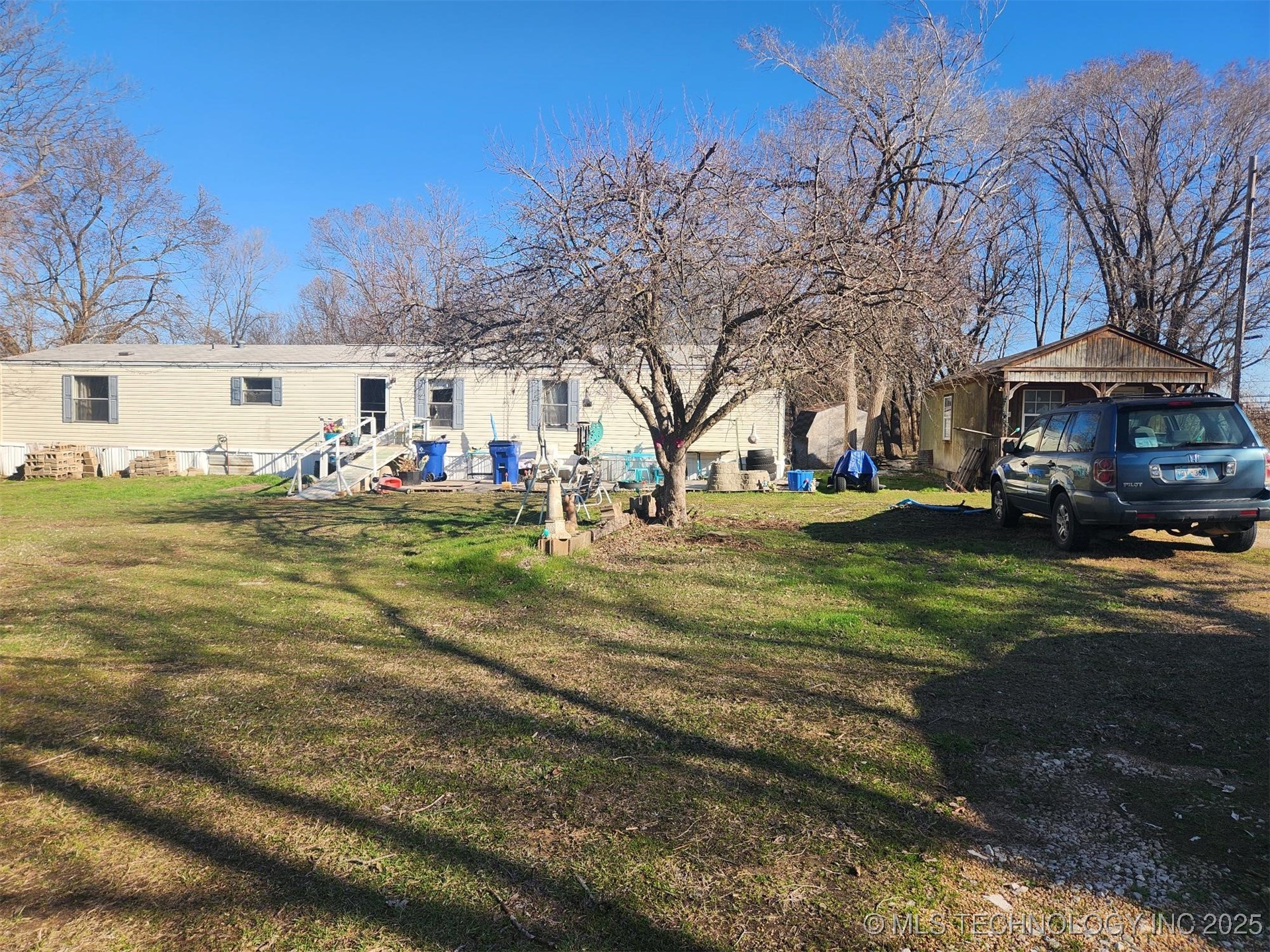 412 E Golden Avenue Property Photo 2