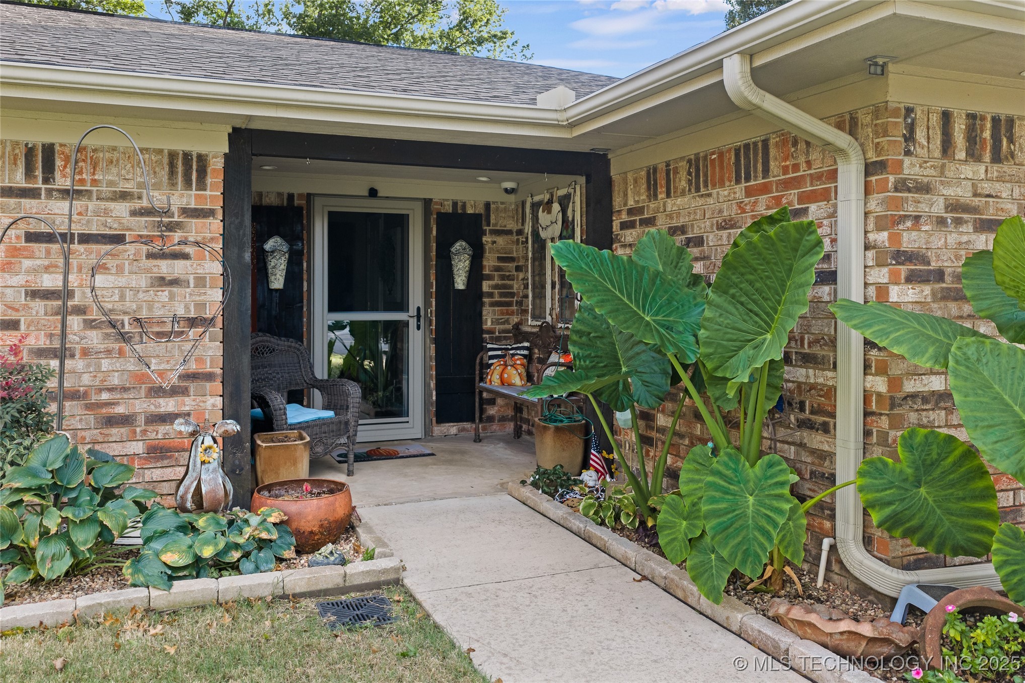 1602 Rosedale Property Photo 3