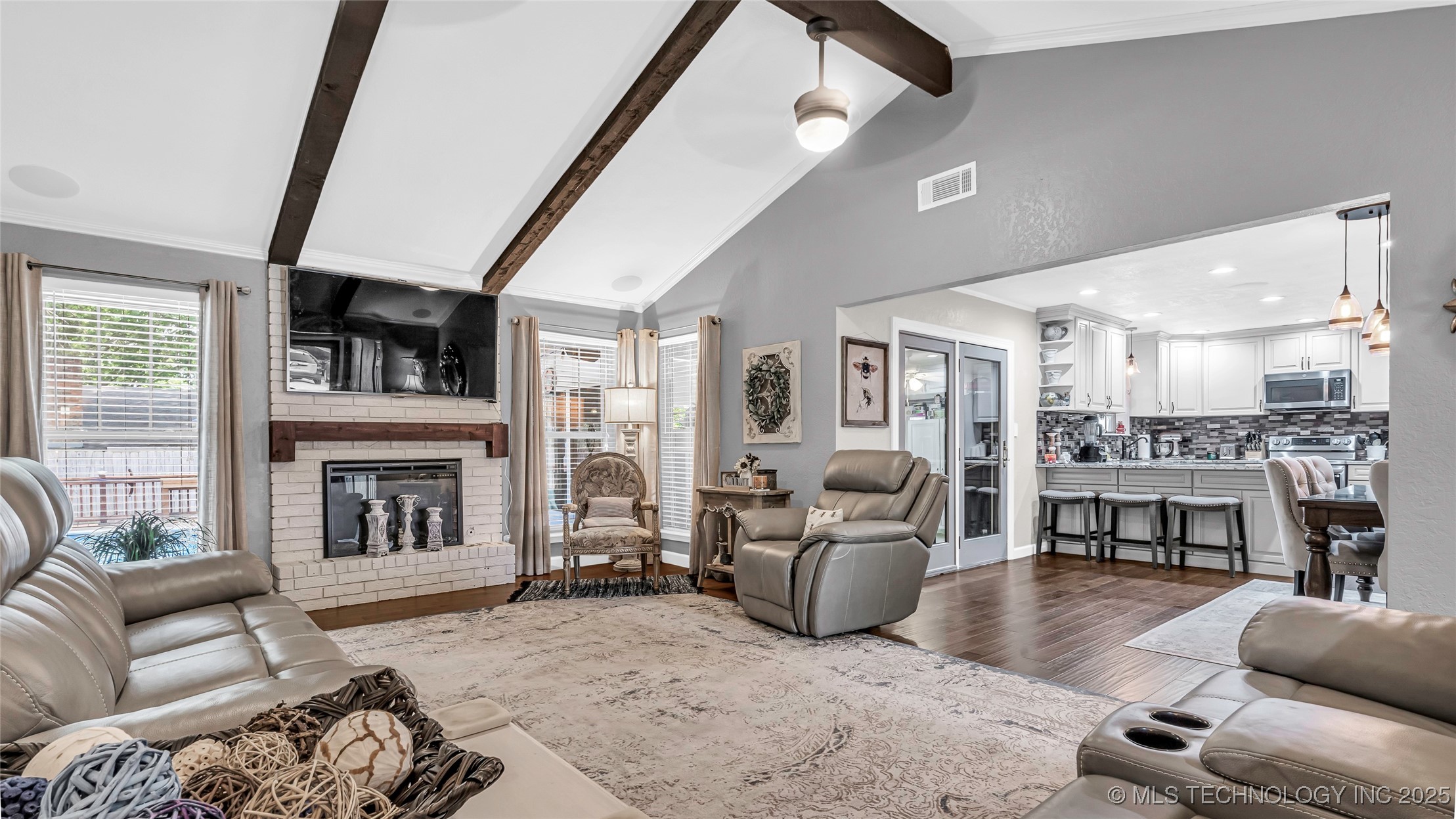 1602 Rosedale Property Photo 6