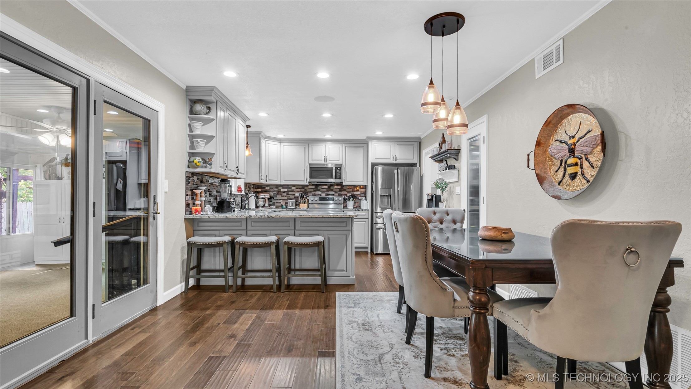 1602 Rosedale Property Photo 9