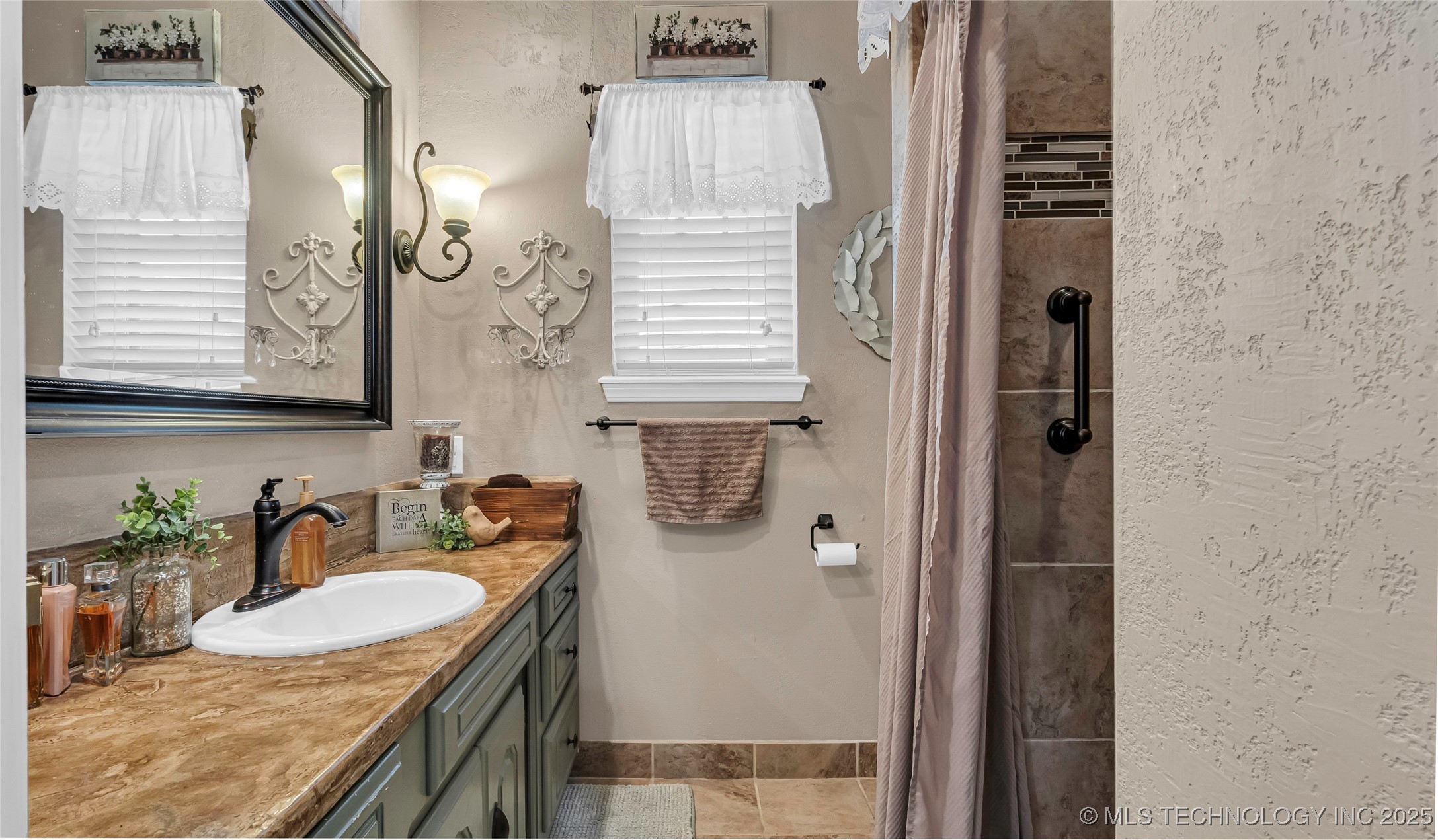 1602 Rosedale Property Photo 16