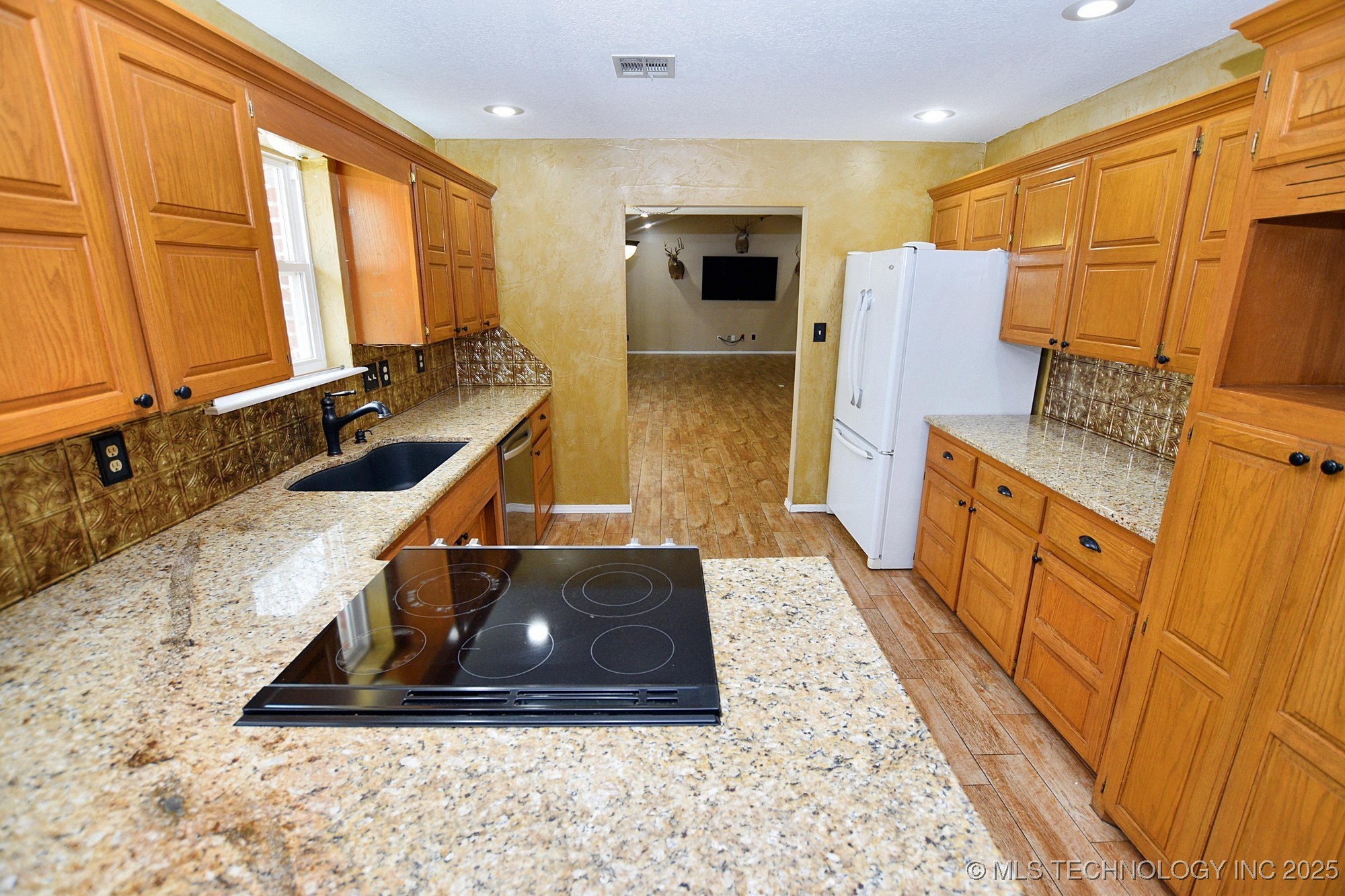 1430 Williams Street Property Photo 10