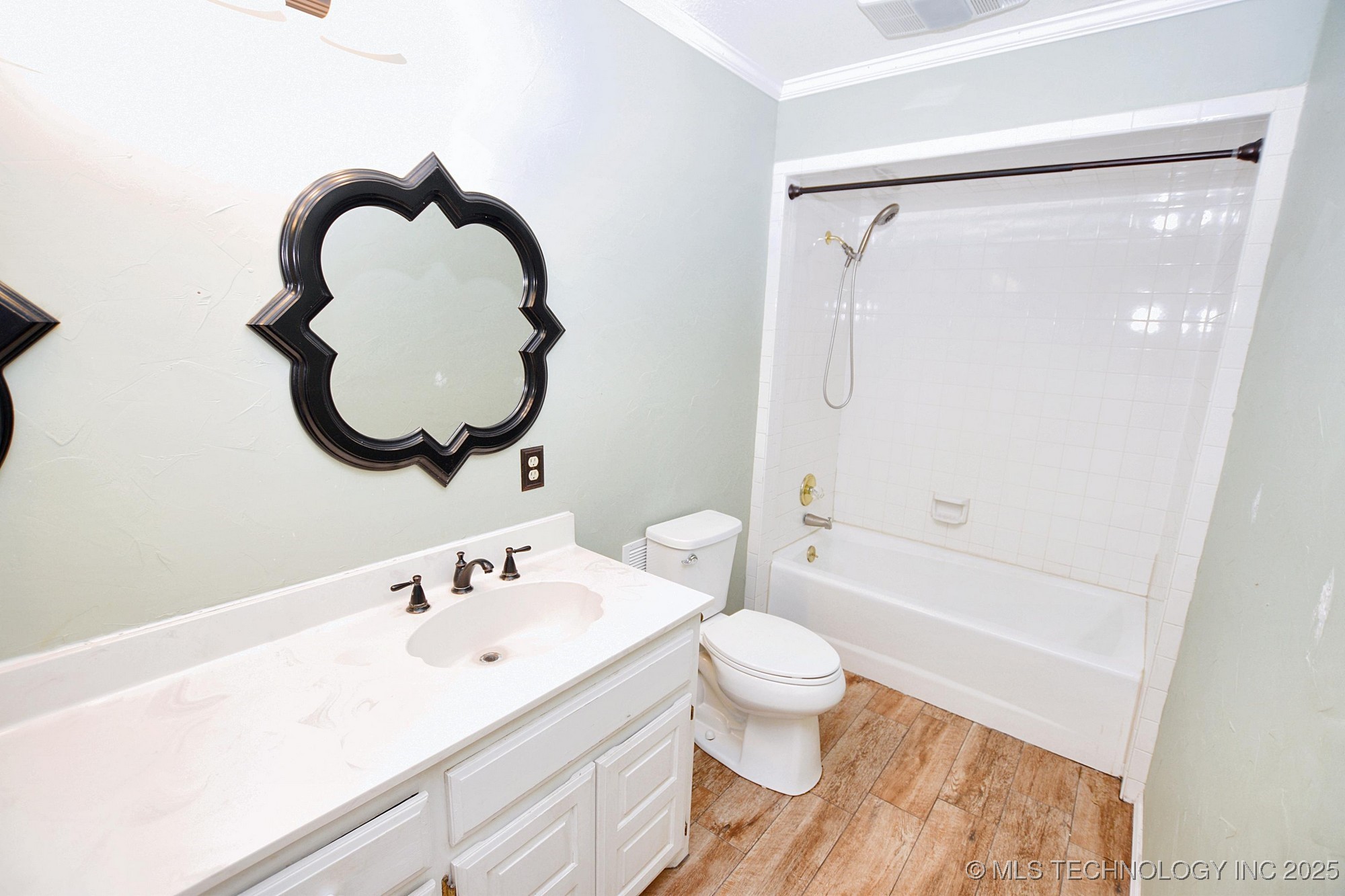 1430 Williams Street Property Photo 13