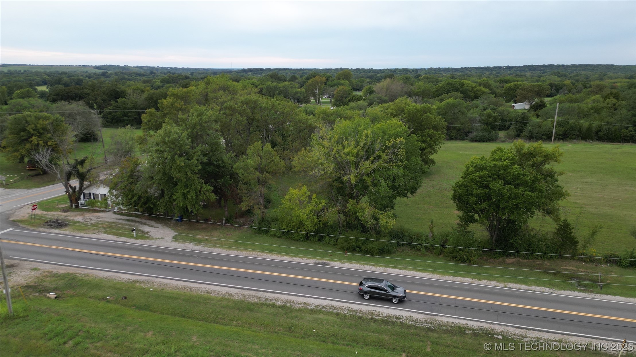 9042 S Union Avenue Property Photo 7