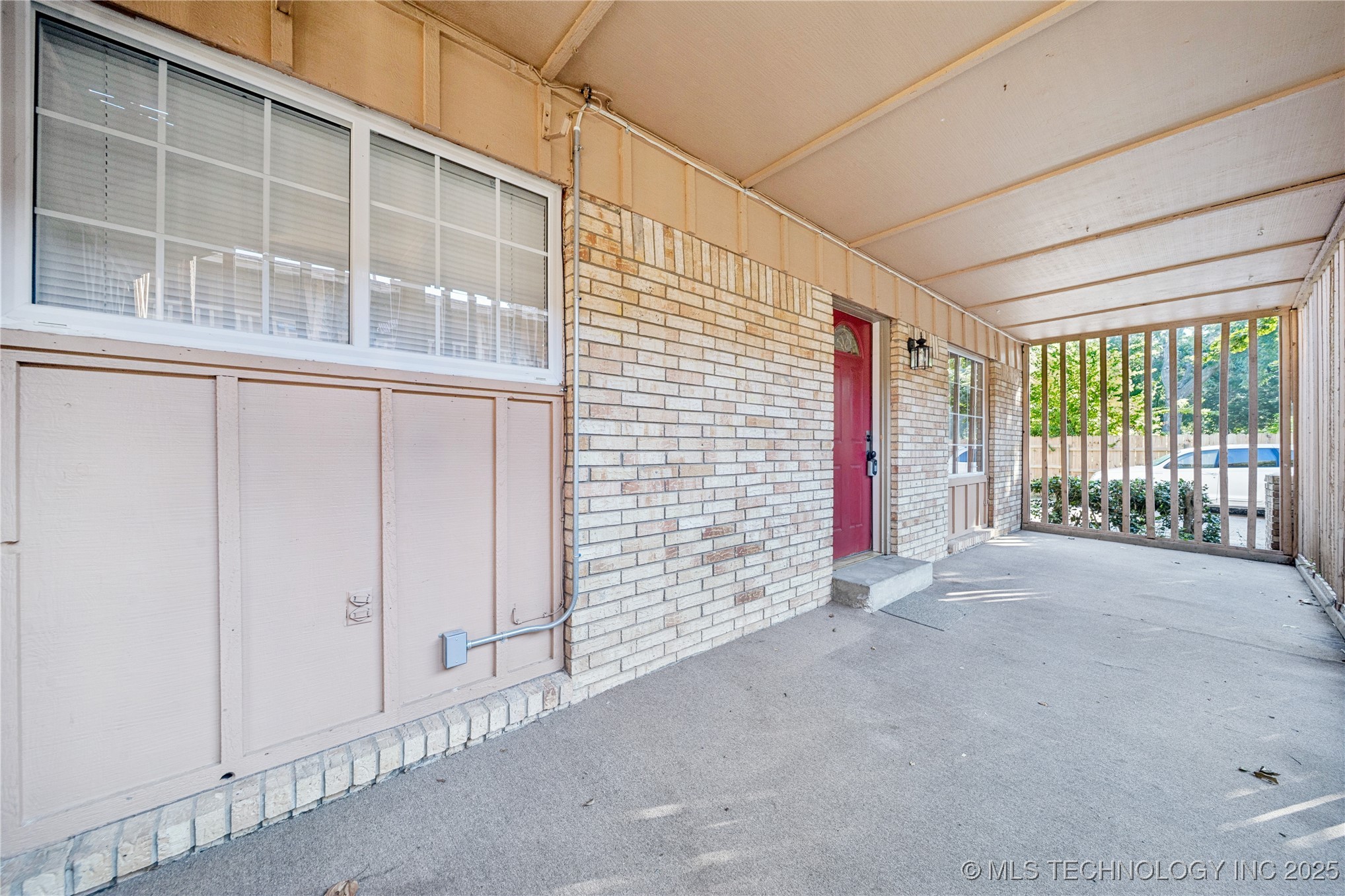 4804 S Victor Avenue 4804A Property Photo 1