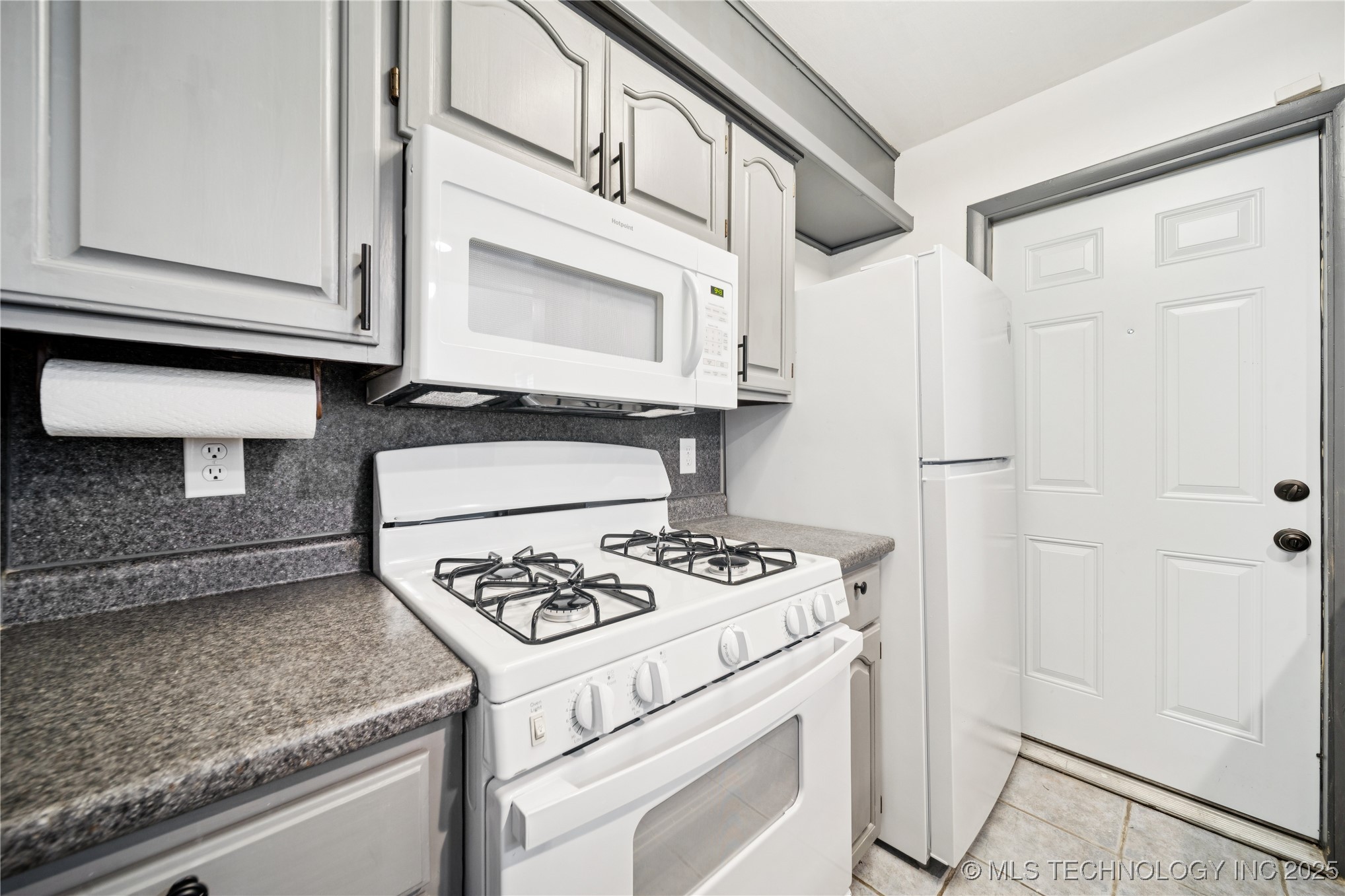 4804 S Victor Avenue 4804a Property Photo 10