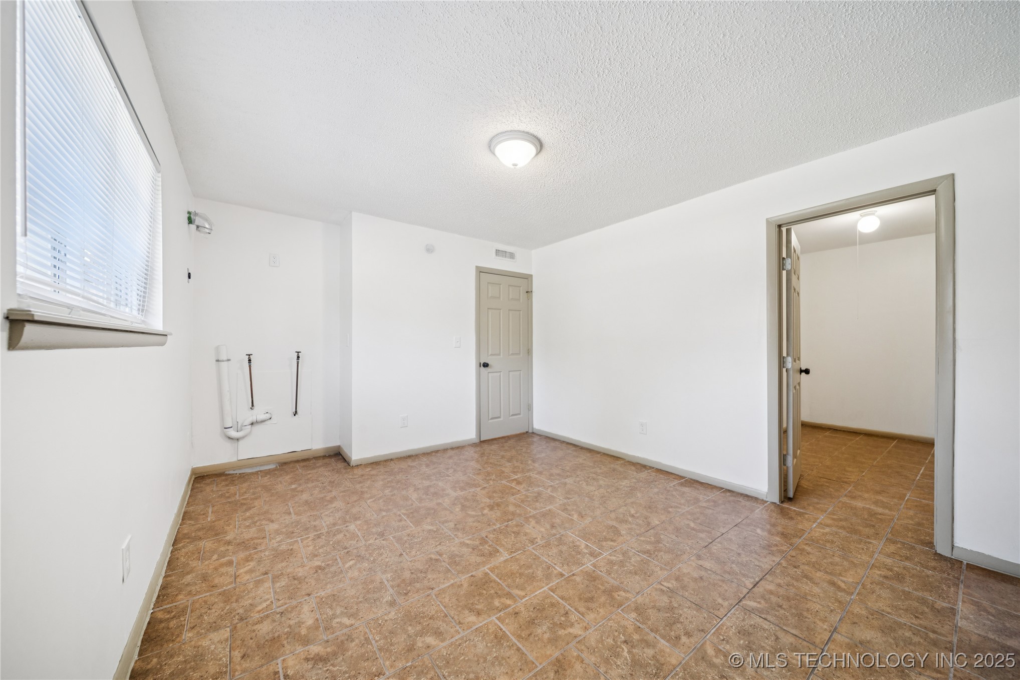 4804 S Victor Avenue 4804a Property Photo 13