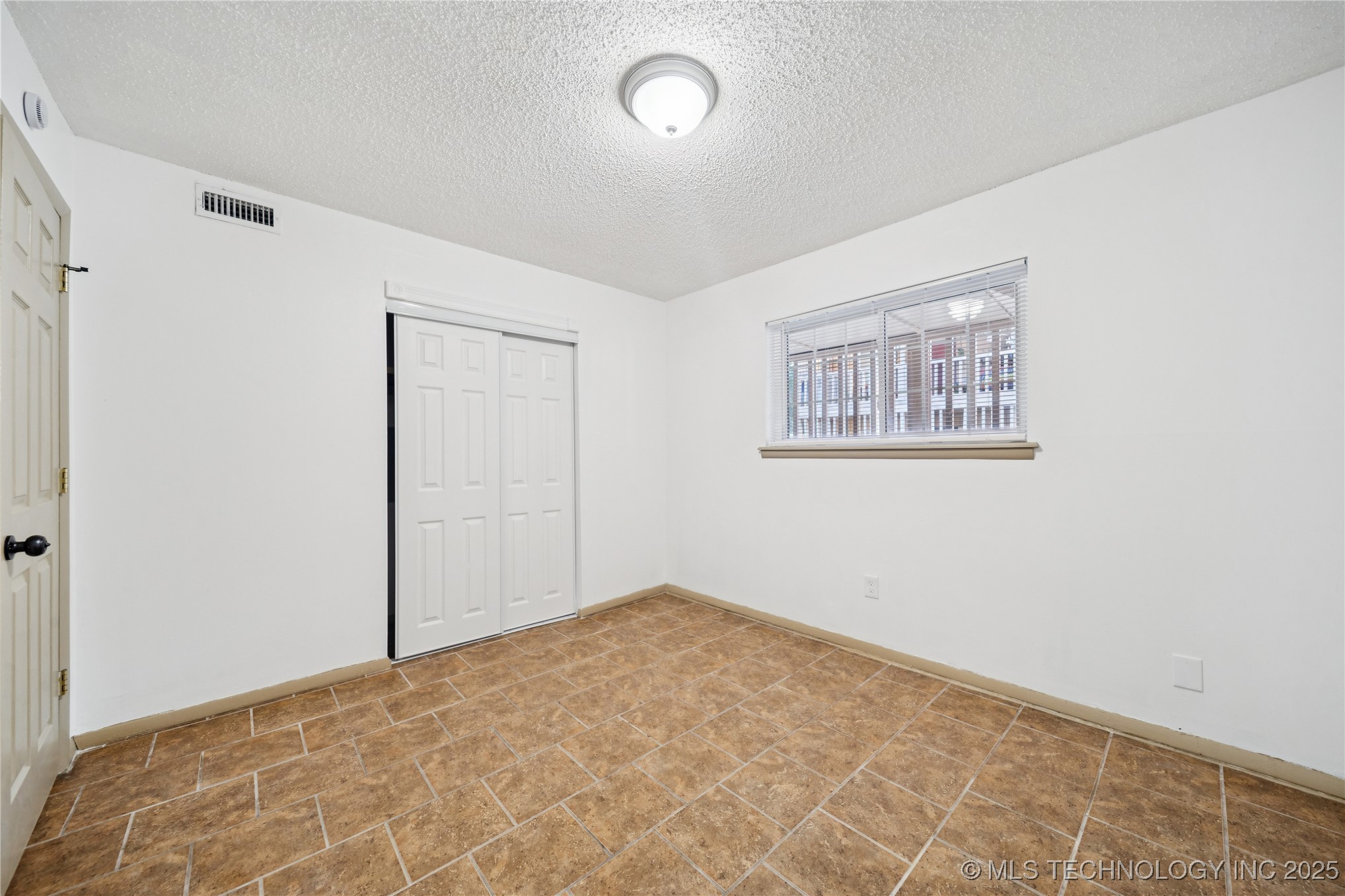 4804 S Victor Avenue 4804a Property Photo 18