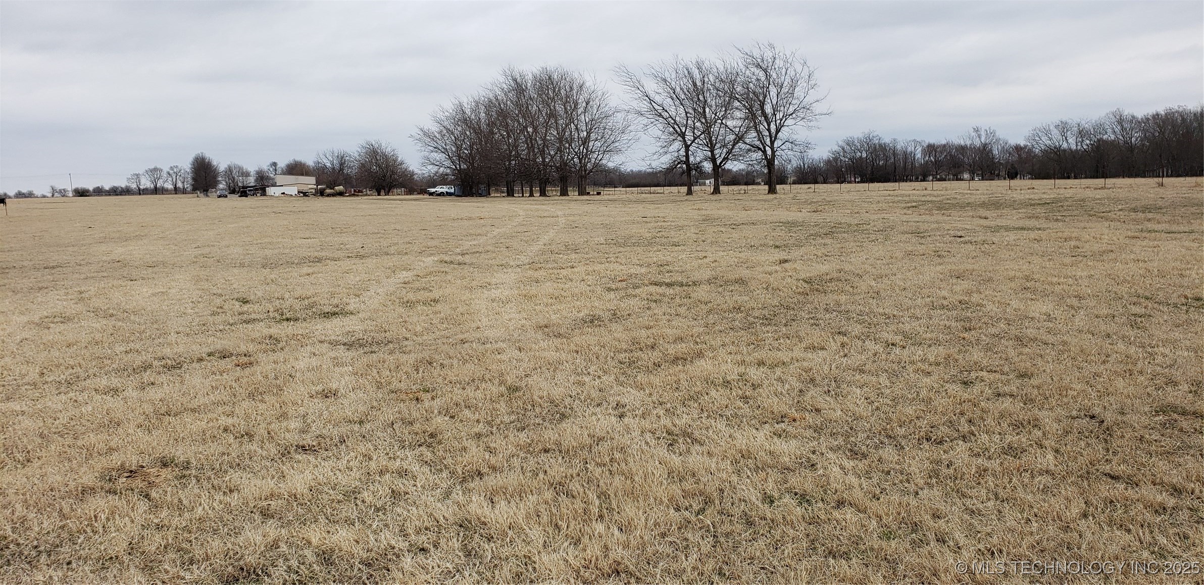 33128 E 61st Street S Property Photo 9
