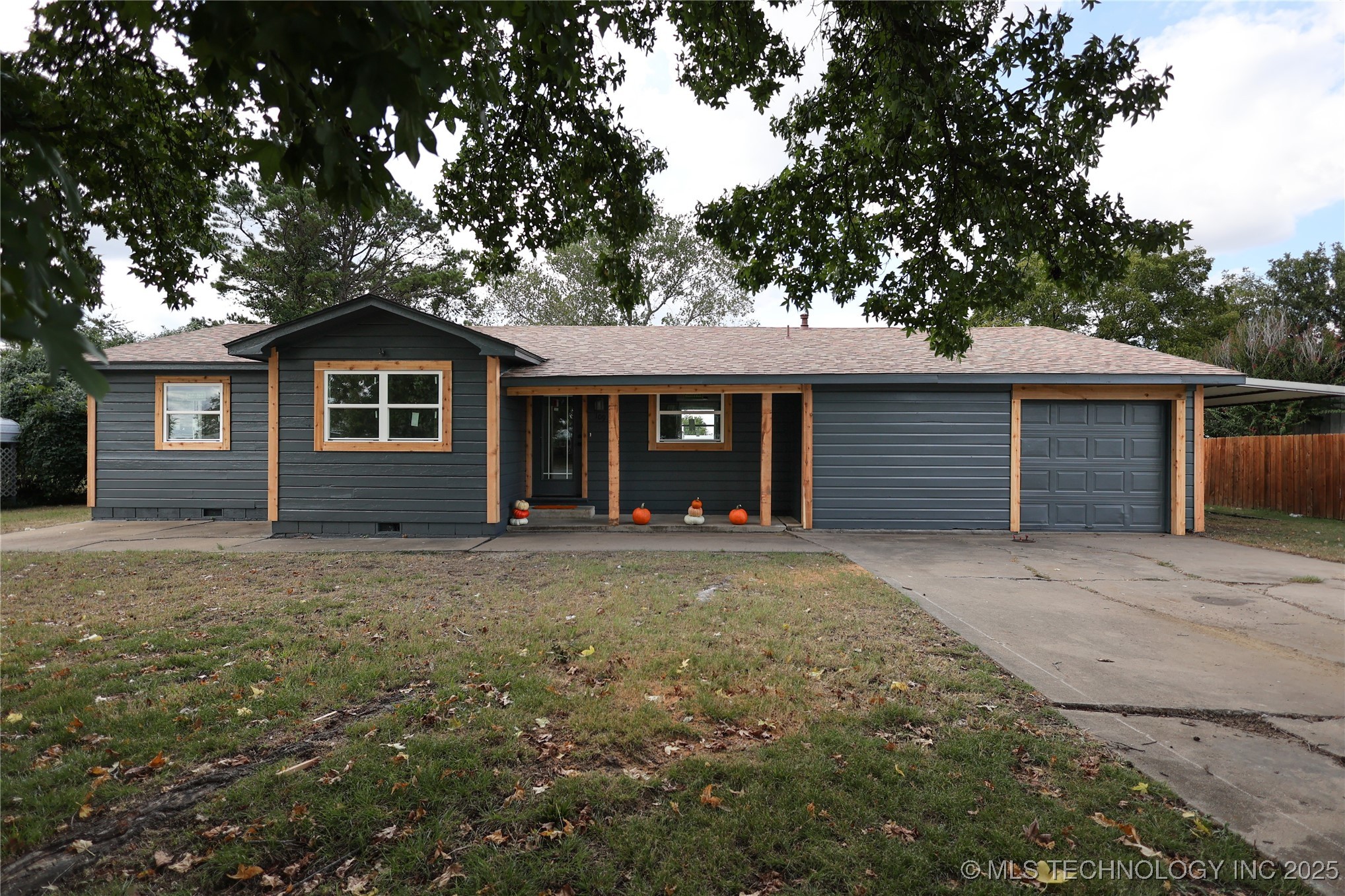 109 Evergreen Property Photo 1