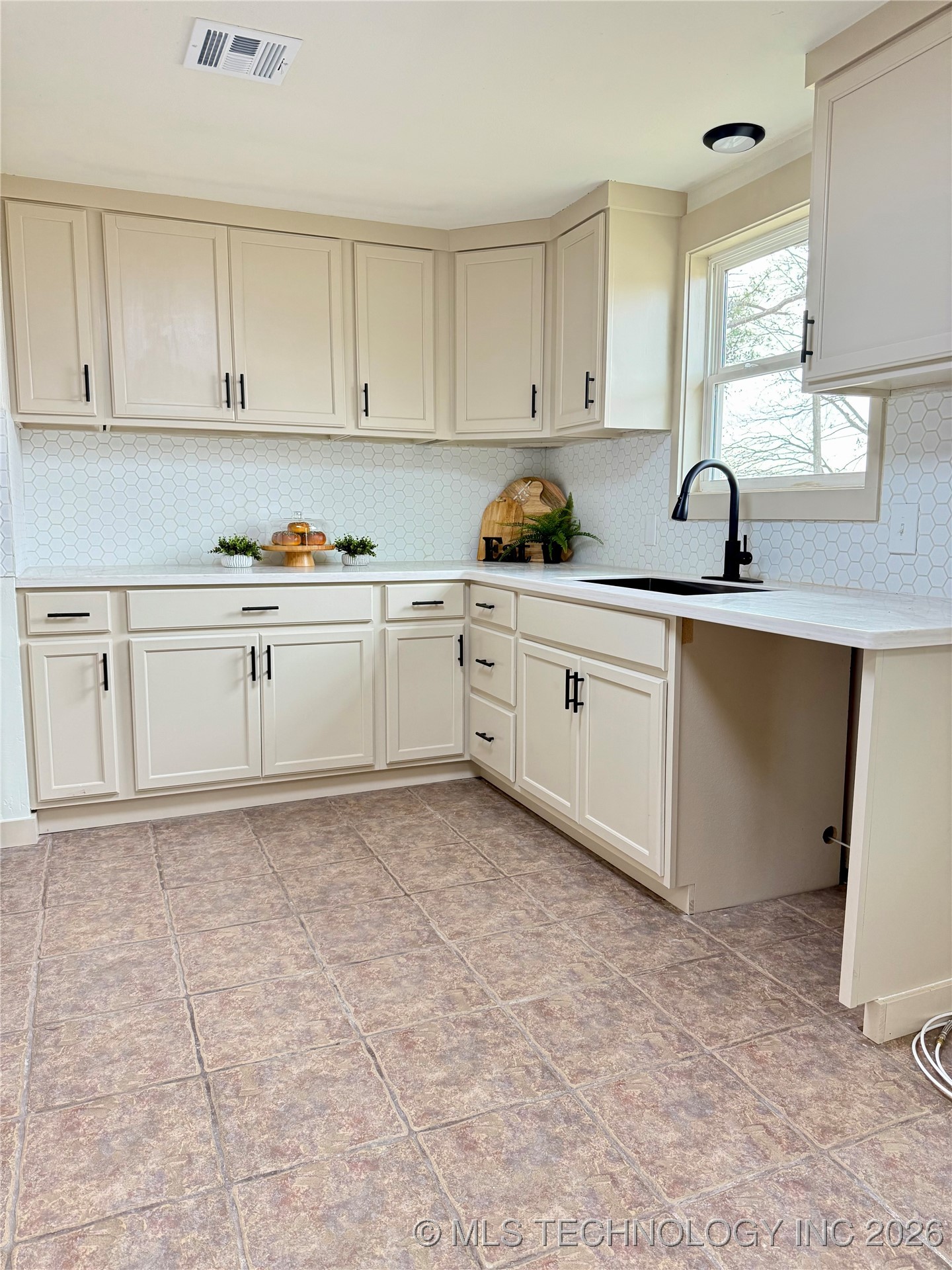 109 Evergreen Property Photo 11