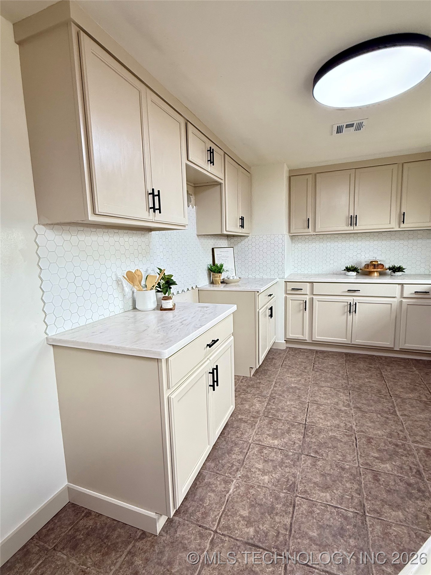 109 Evergreen Property Photo 12