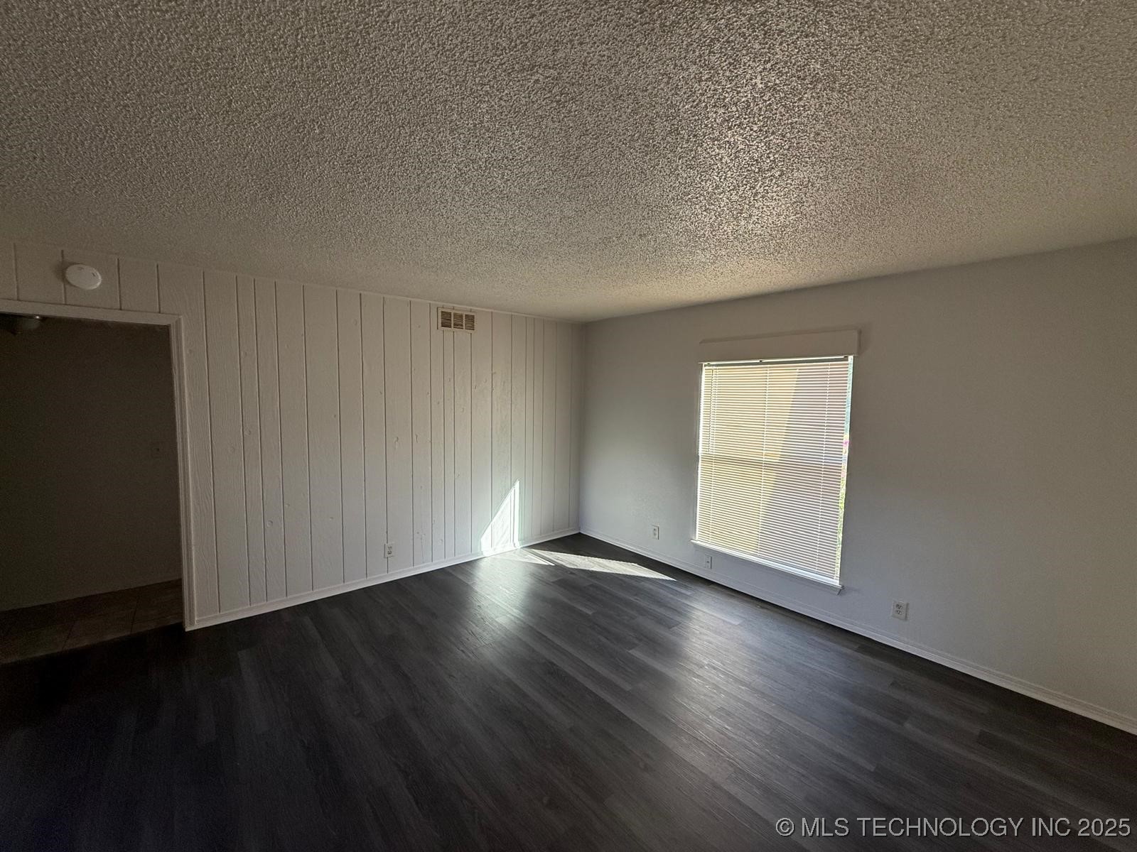 1429 E 62nd Street G Property Photo 3