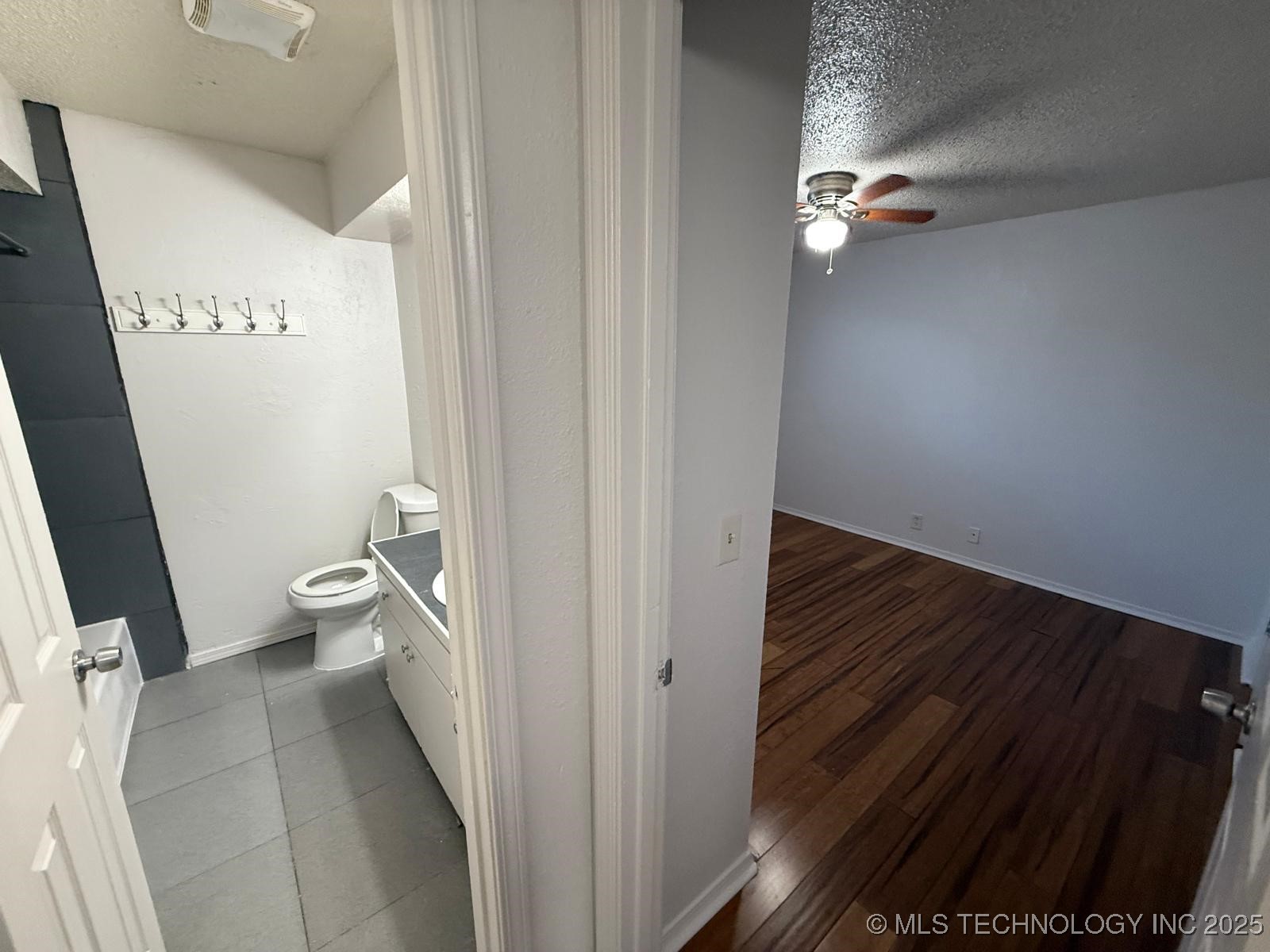 1429 E 62nd Street G Property Photo 8