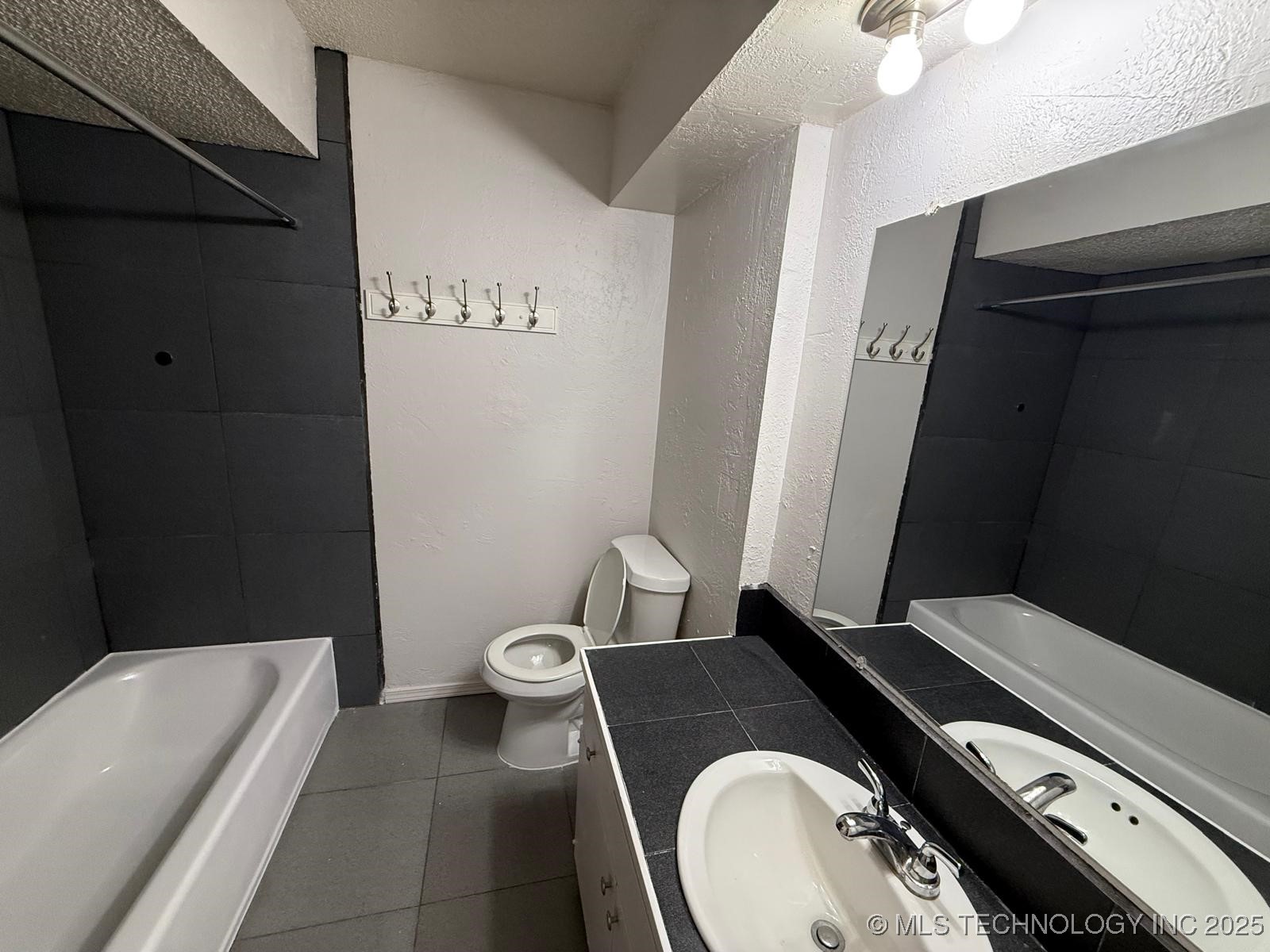 1429 E 62nd Street G Property Photo 10