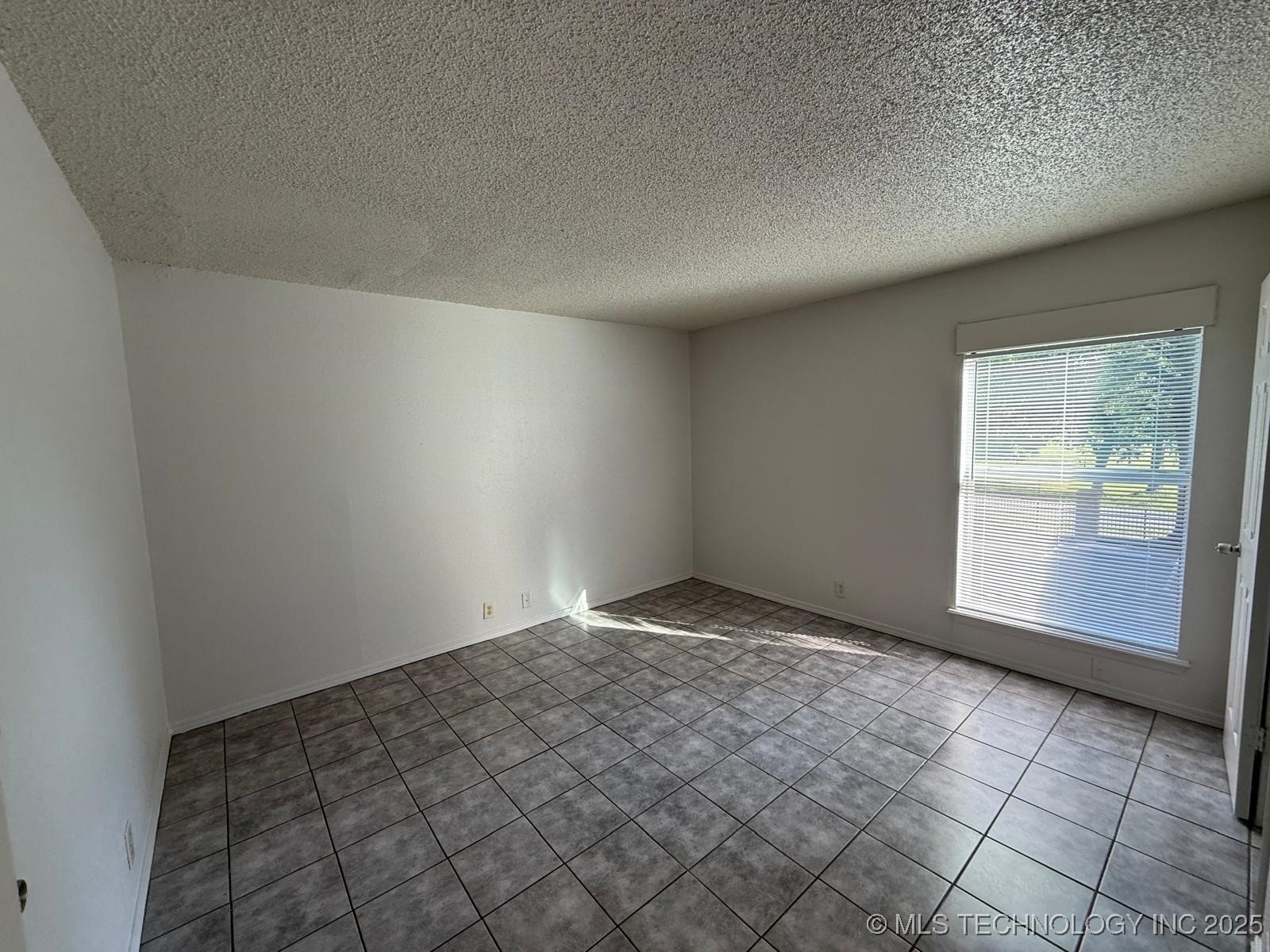 1429 E 62nd Street G Property Photo 15